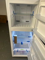 Factory seconds  CHiQ CTM202NW3 202L Top Mount Fridge Freezer – White | ALEXANDRIA