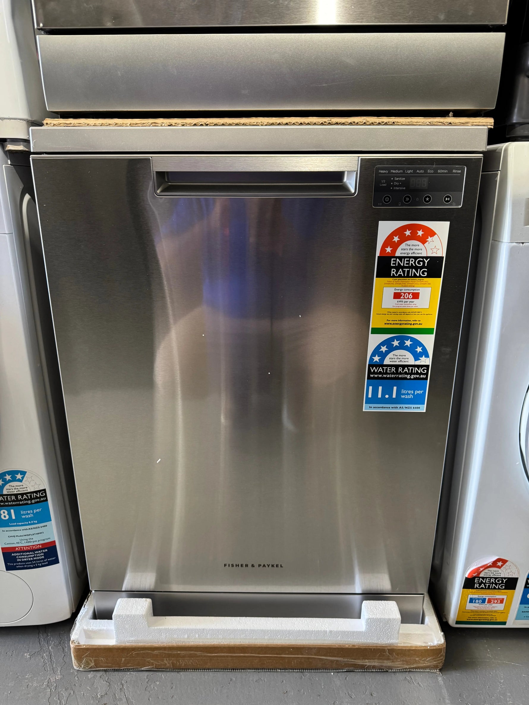 Factory seconds Fisher and Paykel 15 place setting Dishwasher | PERTH