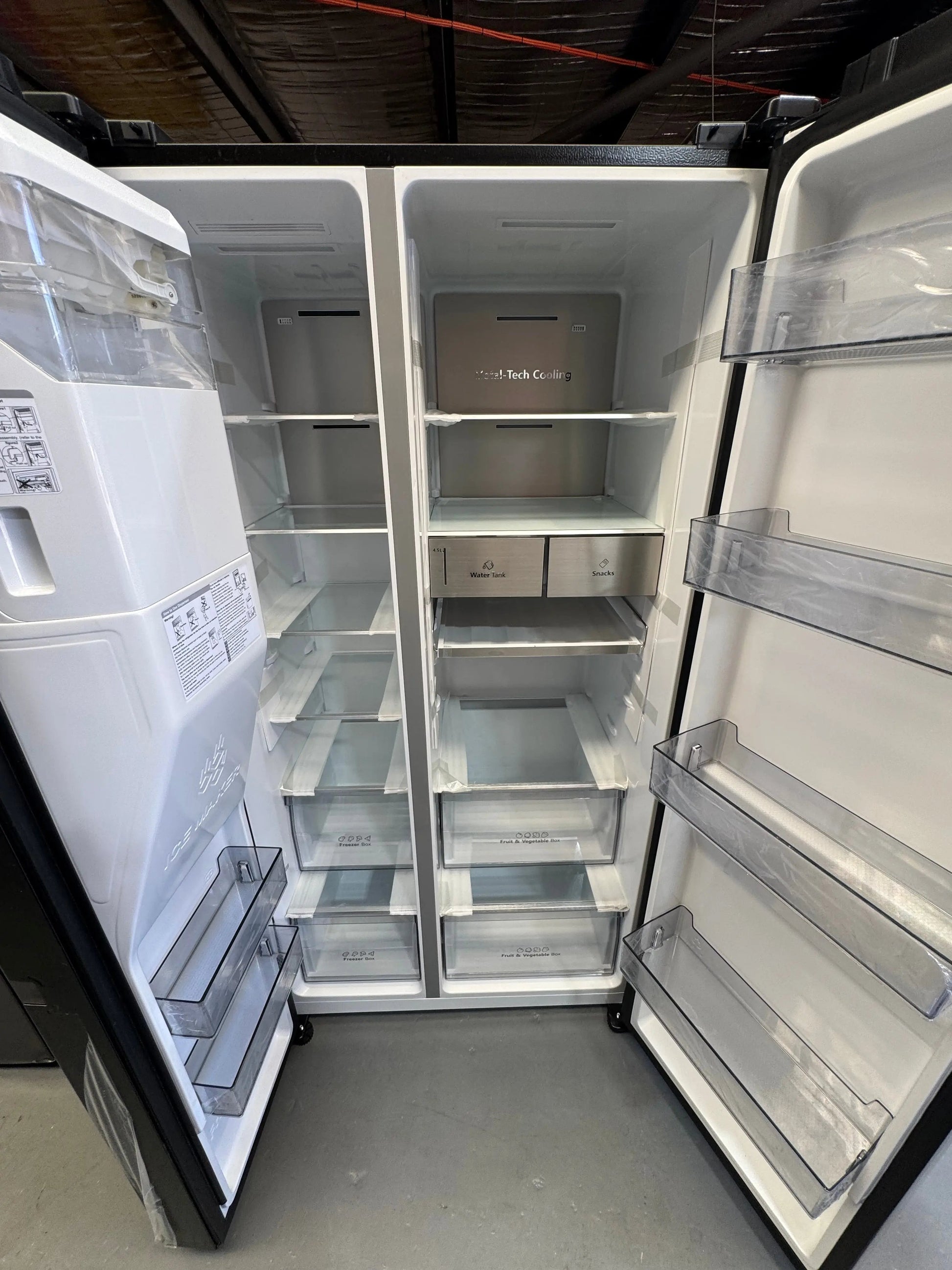 Factory seconds Hisense 632 litres fridge freezer | SYDNEY