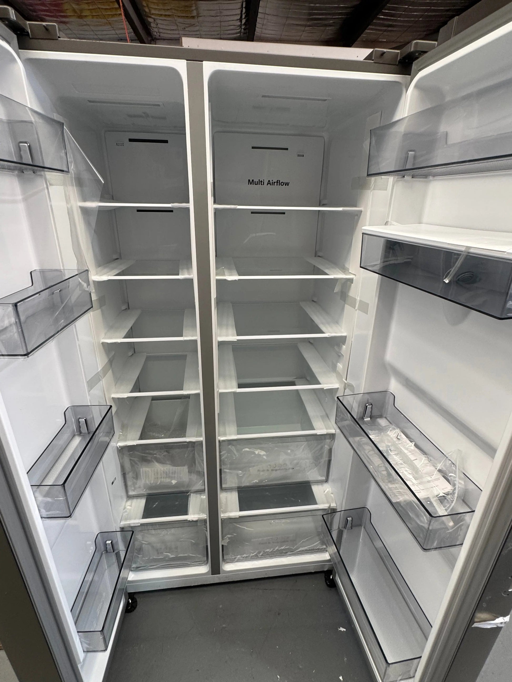 Factory seconds Hisense 649 litres fridge freezer | SYDNEY