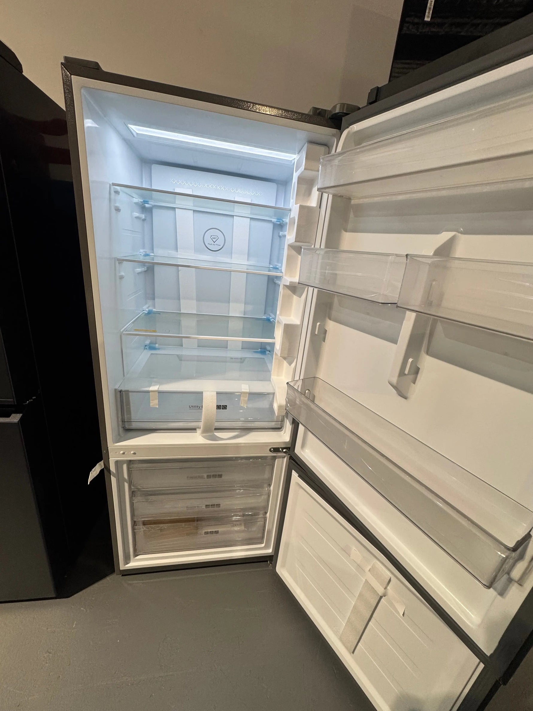 Factory seconds Kogan 416 litres fridge freezer | PERTH