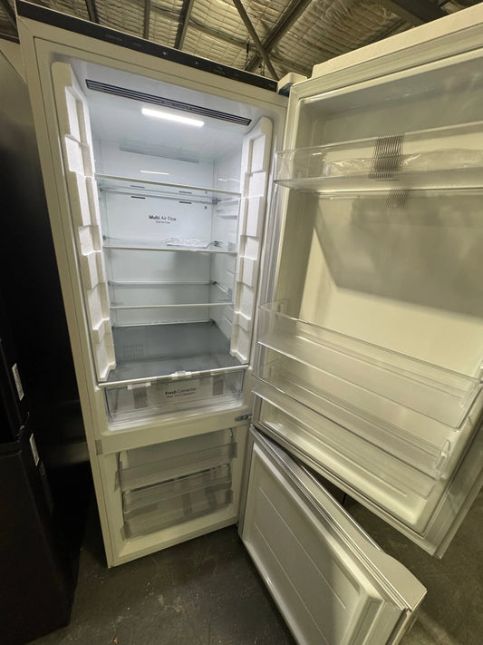 Factory seconds LG 335 litres fridge freezer | PERTH