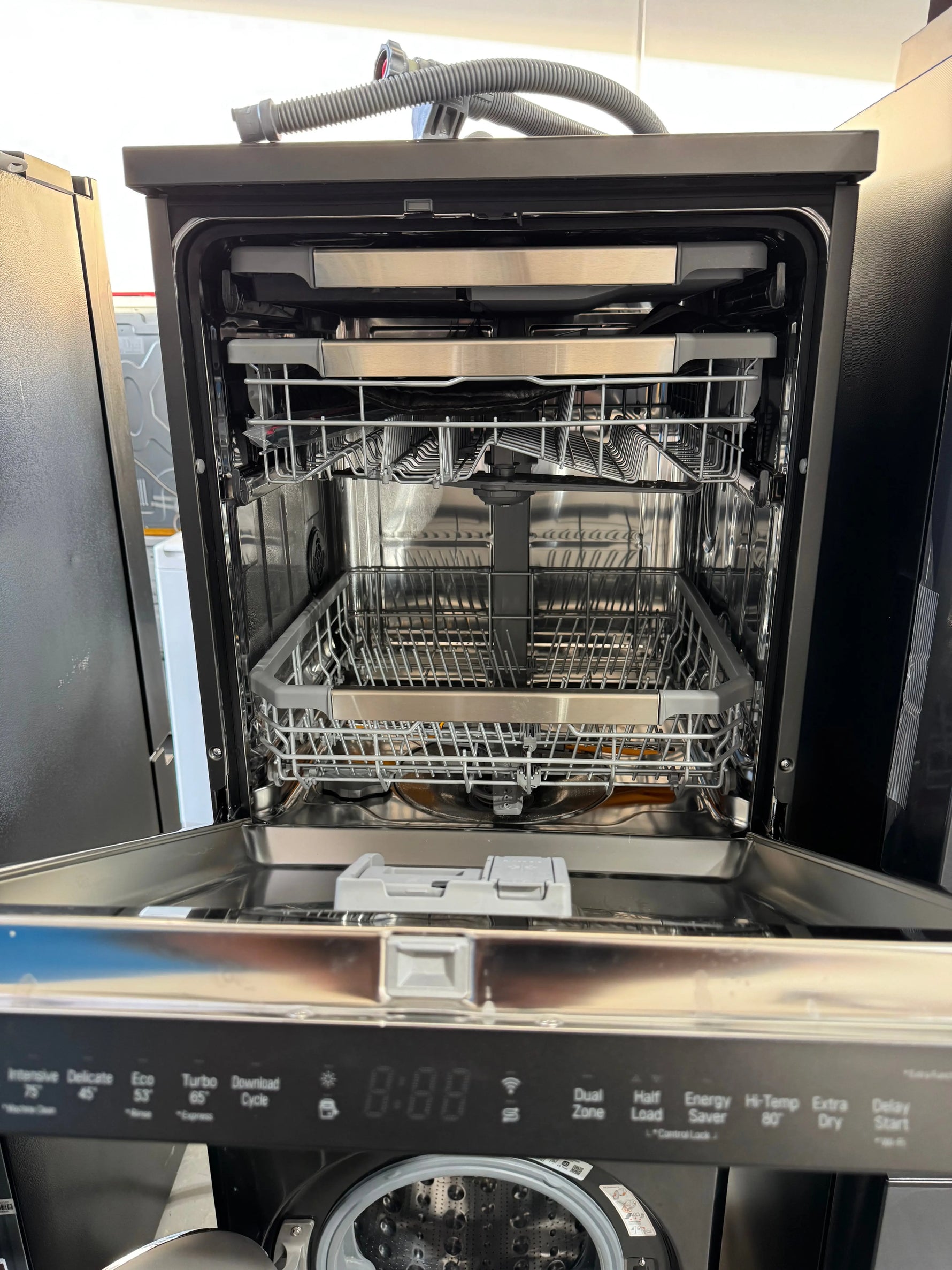 Factory seconds LG 636 fridge freezer, refurbished LG 15 place setting Dishwasher and refurbished LG 9kg washing machine | PERTH