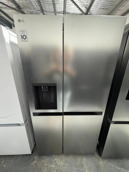 Factory seconds LG 641 litres fridge freezer | PERTH