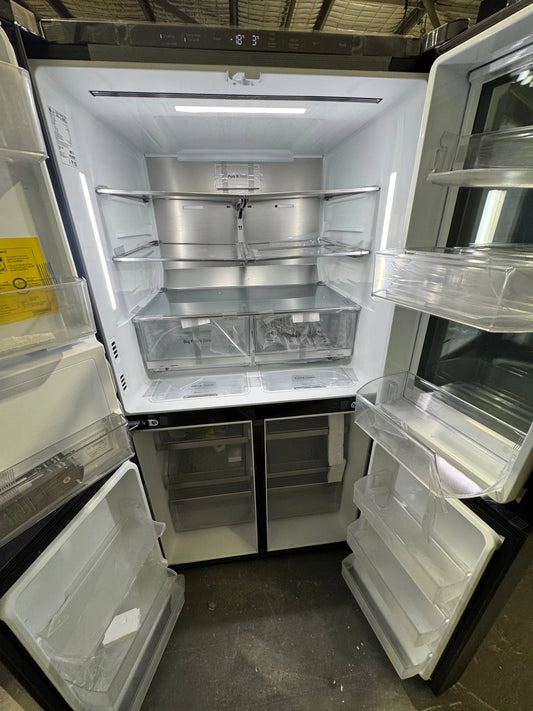 Factory seconds LG 847 litres Insta view fridge freezer | PERTH