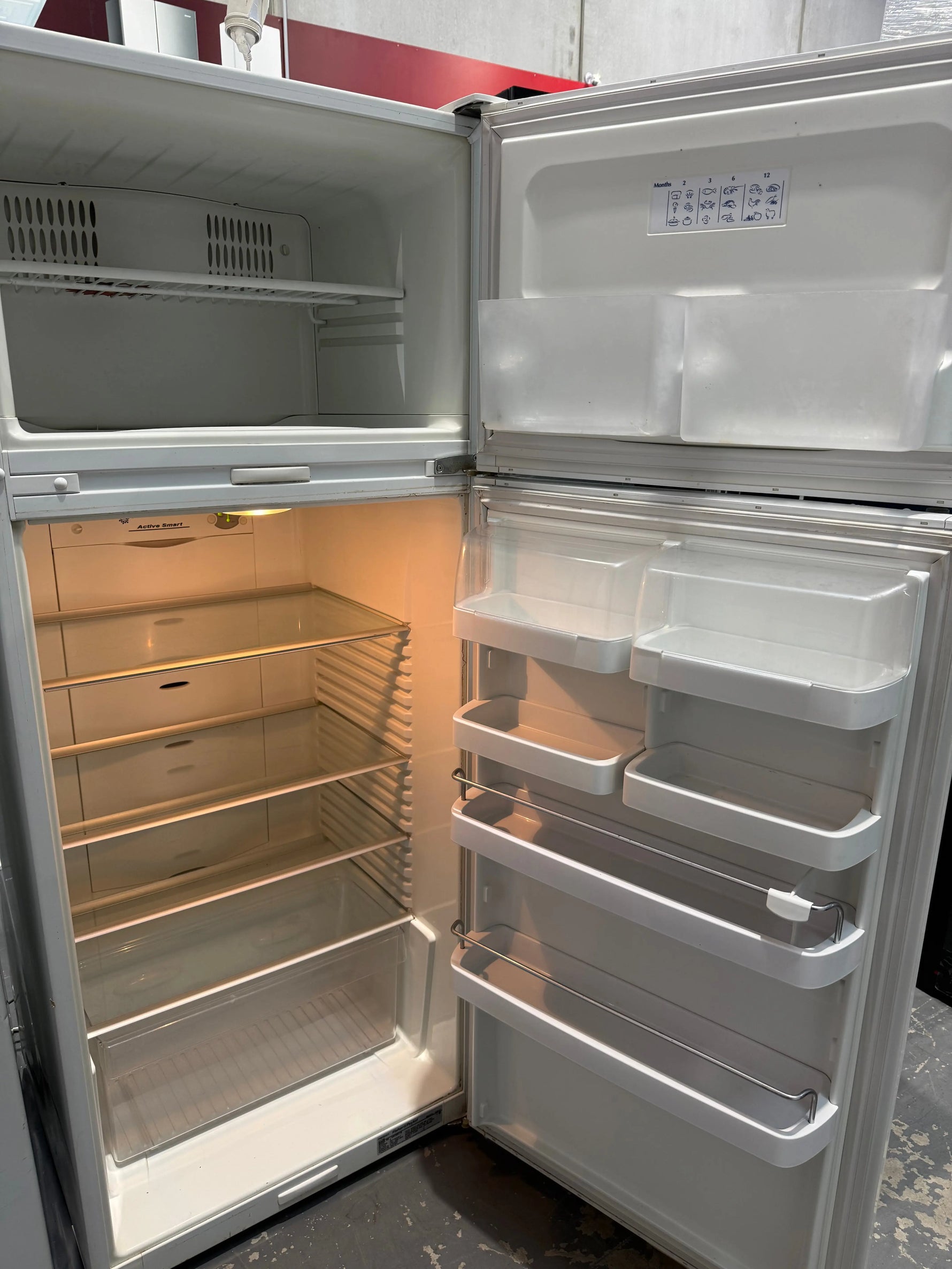 Fisher & Paykel 381L Top Mount Fridge + Hisense 7.5kg Front Load Washer – Refurbished | MELBOURNE