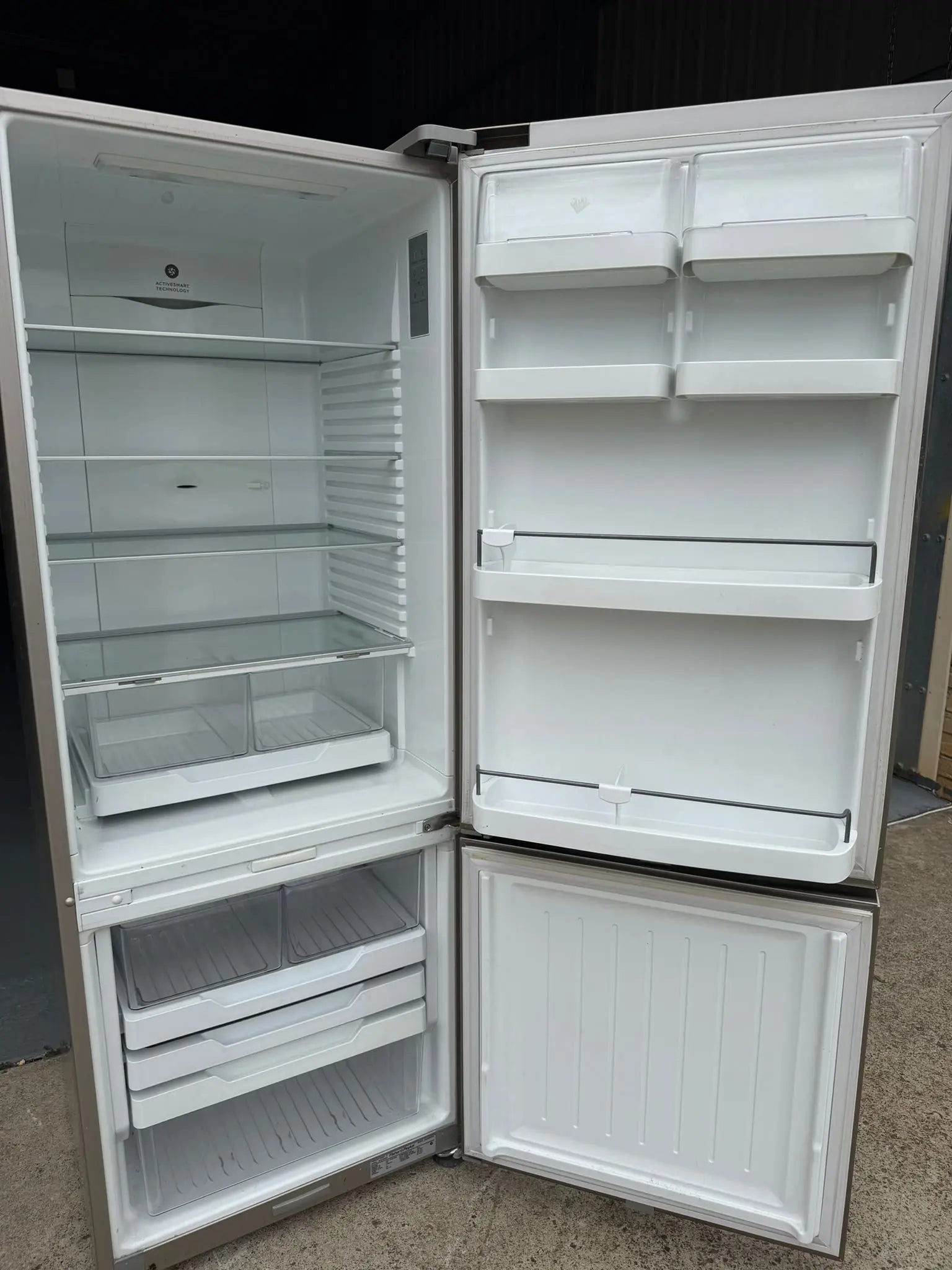 Fisher & Paykel 403L Fridge & Stirling 8kg Washing Machine Combo – Refurbished | BRISBANE