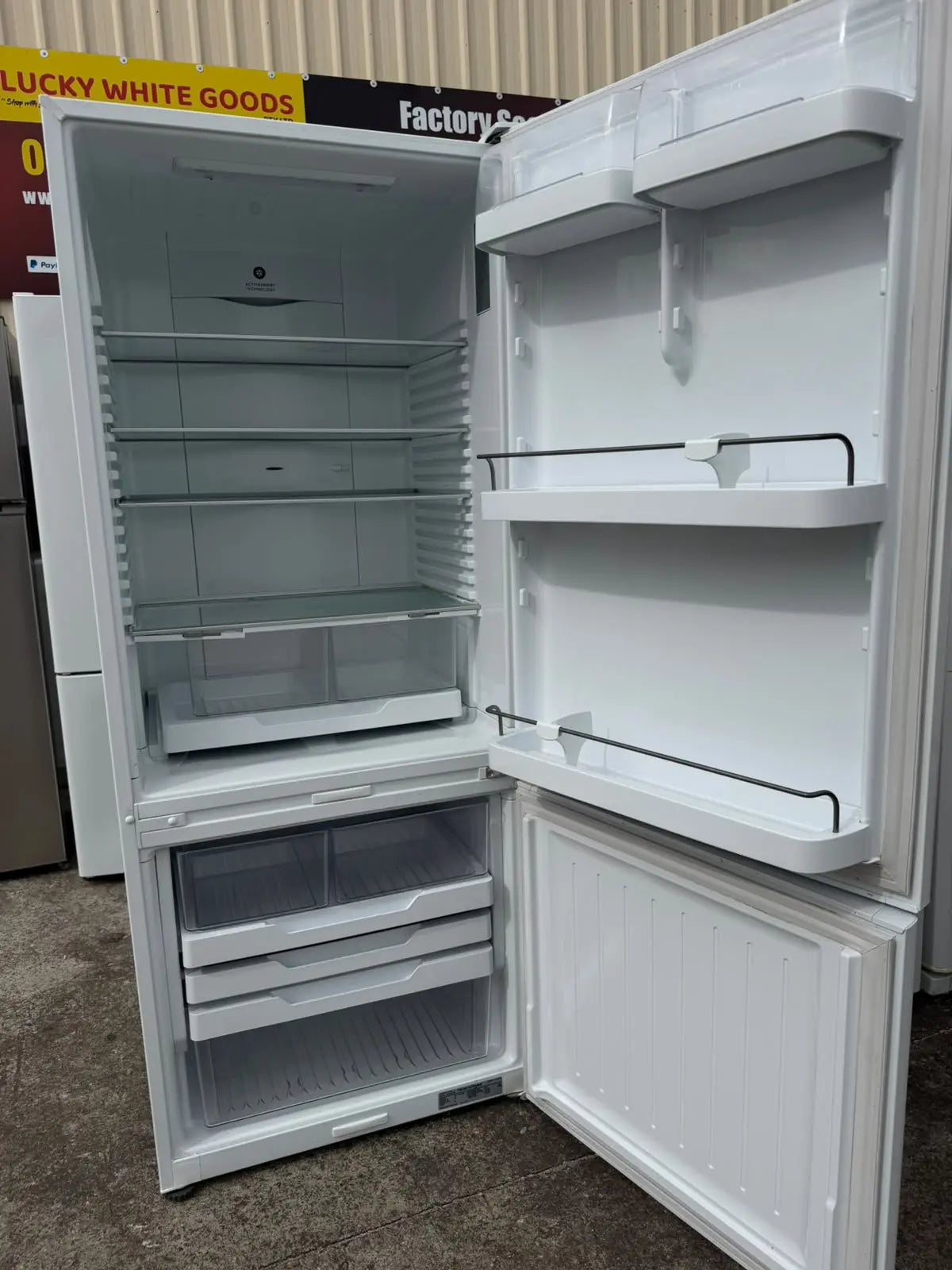 Fisher & Paykel 442L Fridge Freezer – Refurbished
