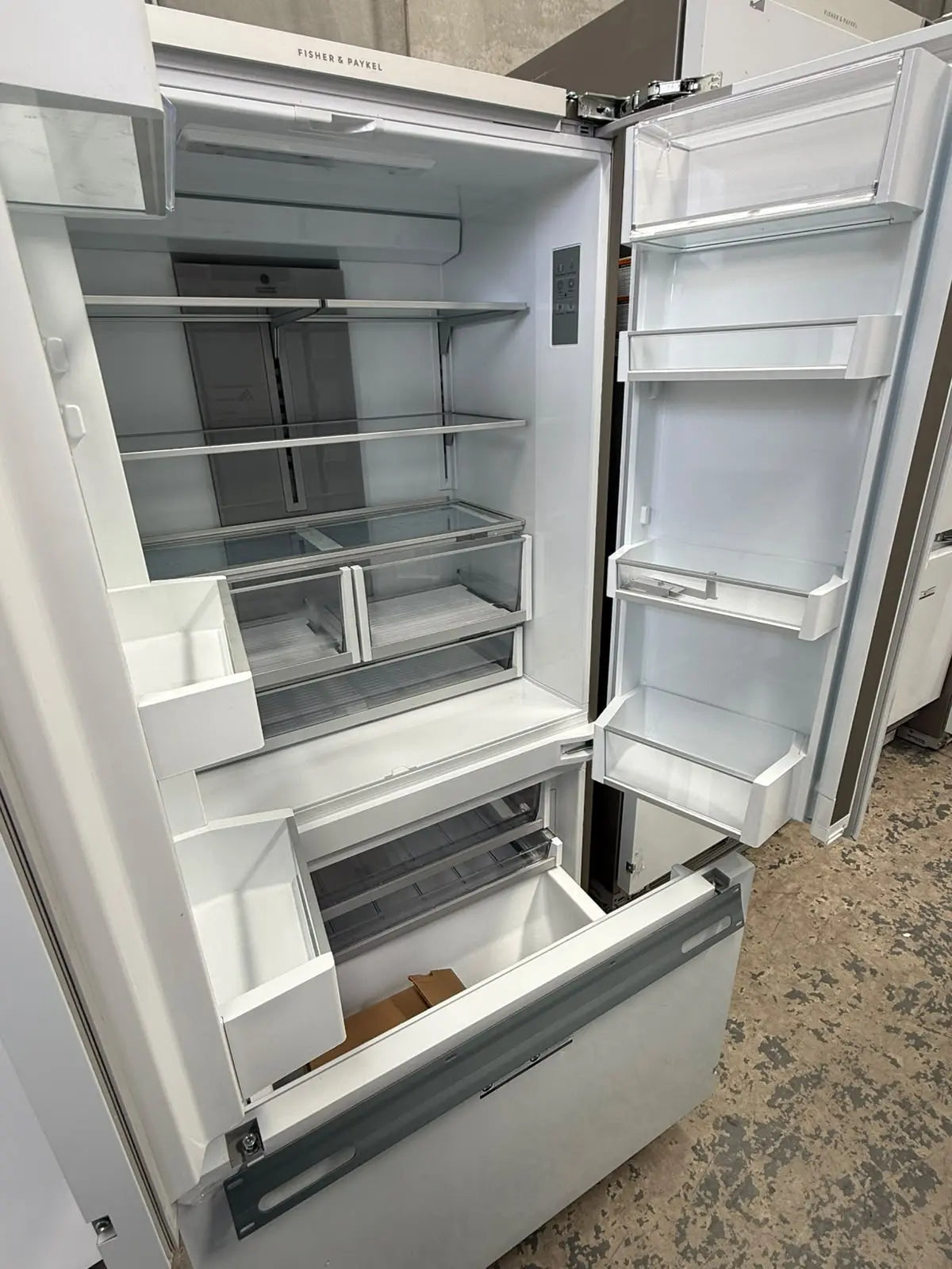 Fisher & Paykel 476L Integrated French Door Fridge Freezer – Ex Display | MELBOURNE