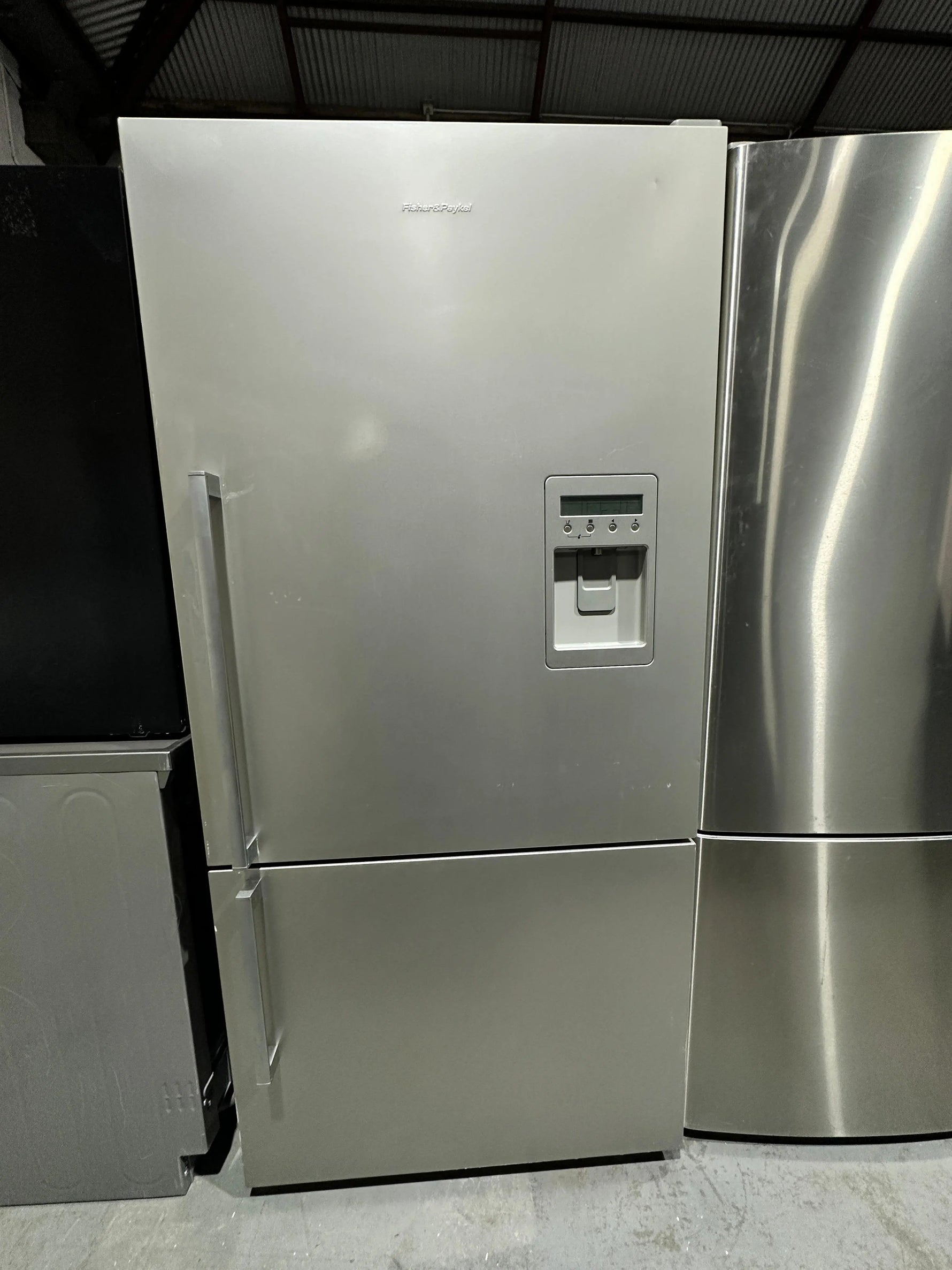 Fisher & Paykel 519L Bottom Mount Fridge Freezer – Refurbished | ADELAIDE