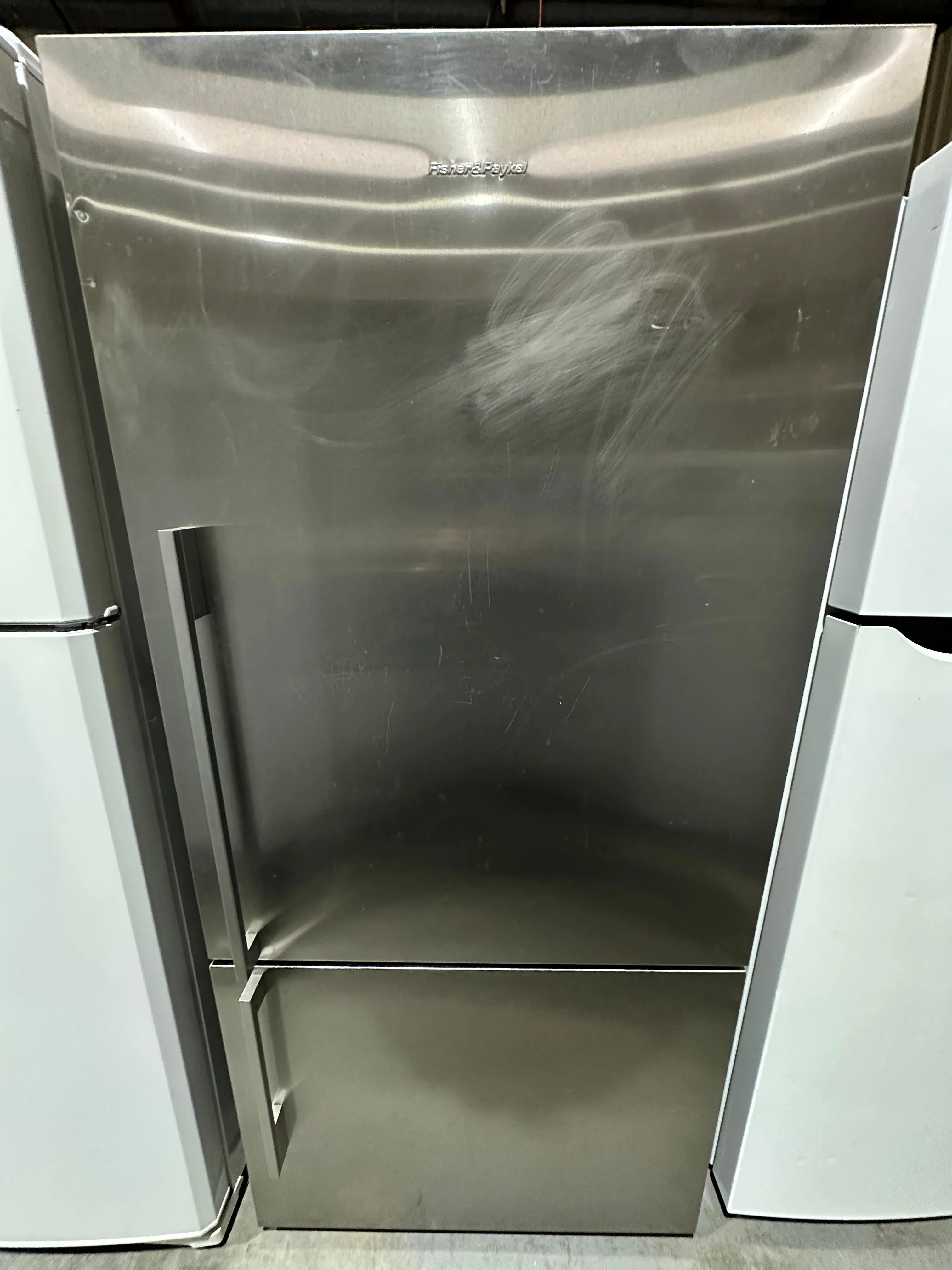 Fisher & Paykel 519L Bottom Mount Fridge Freezer – Refurbished | ADELAIDE