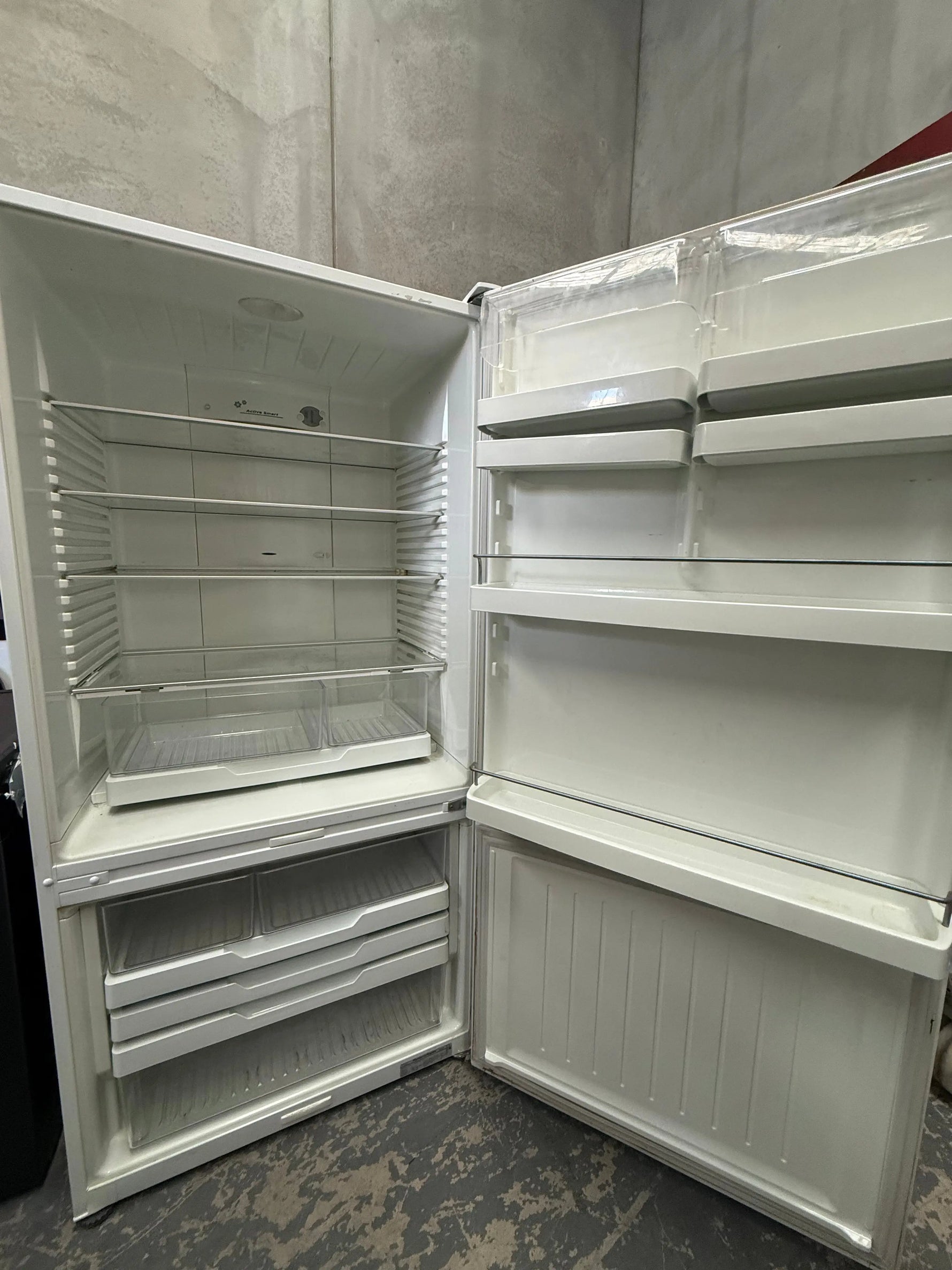 Fisher & Paykel 519L Bottom Mount Fridge + Hisense 7.5kg Front Load Washing Machine – Refurbished | MELBOURNE