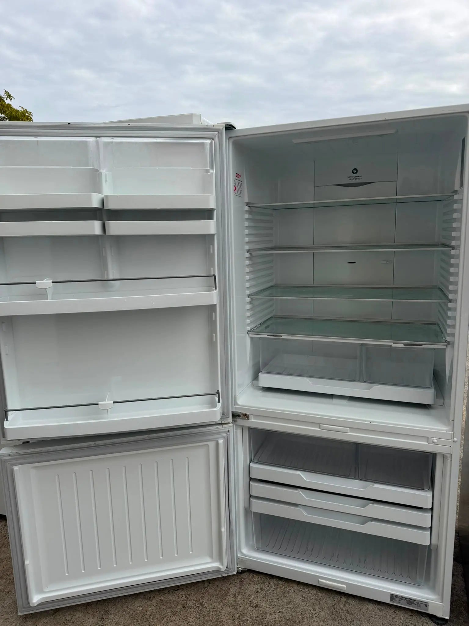 Fisher & Paykel 519L Fridge Freezer – Refurbished