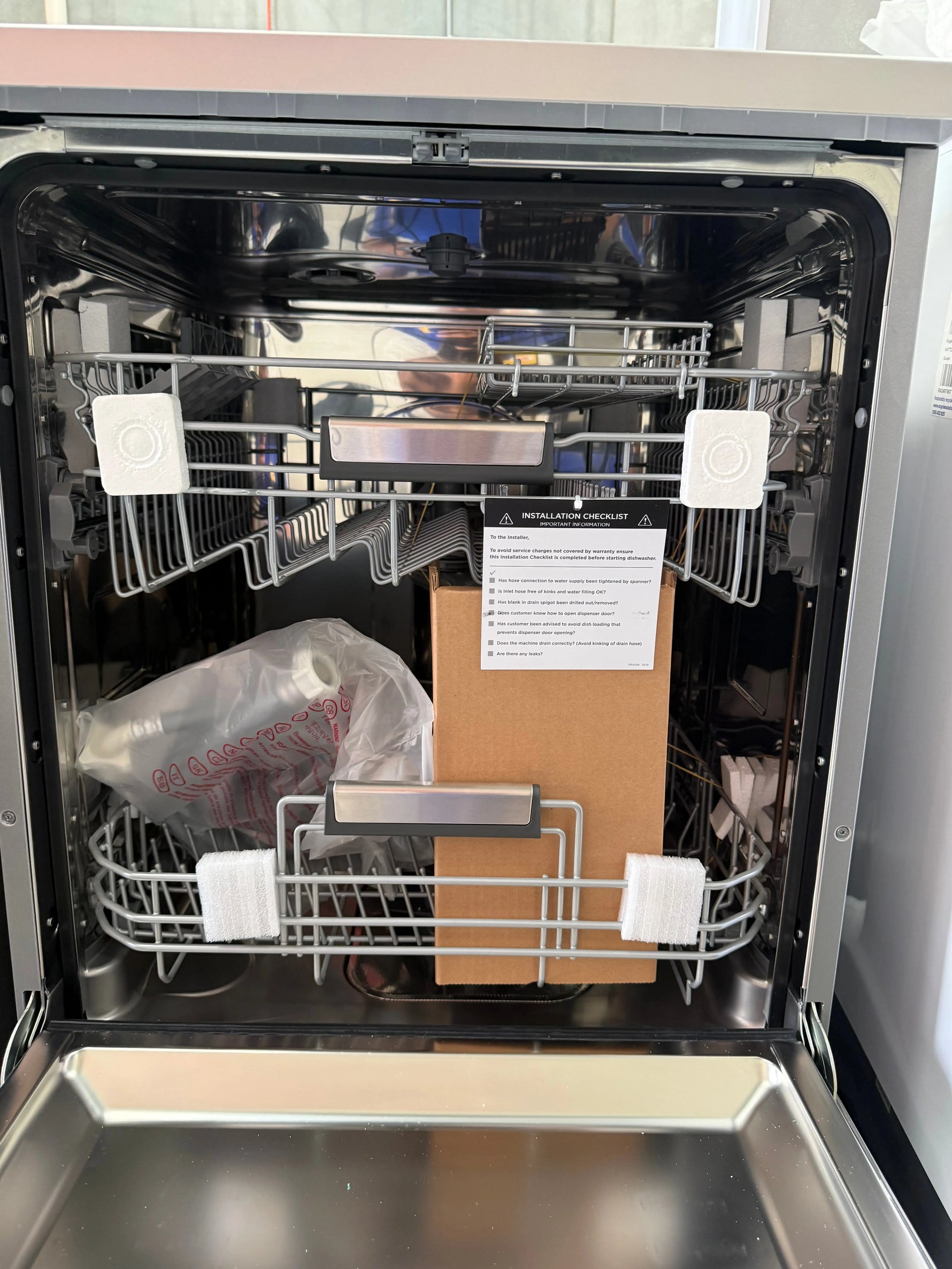Fisher & Paykel 60 cm Freestanding Dishwasher – Factory Seconds | DW60FCI | MELBOURNE