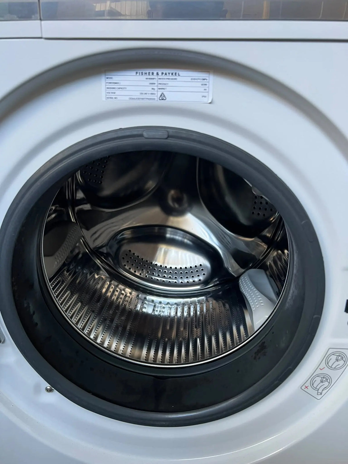 Fisher & Paykel 8kg Front Load Washer in White – Refurbished | ADELAIDE