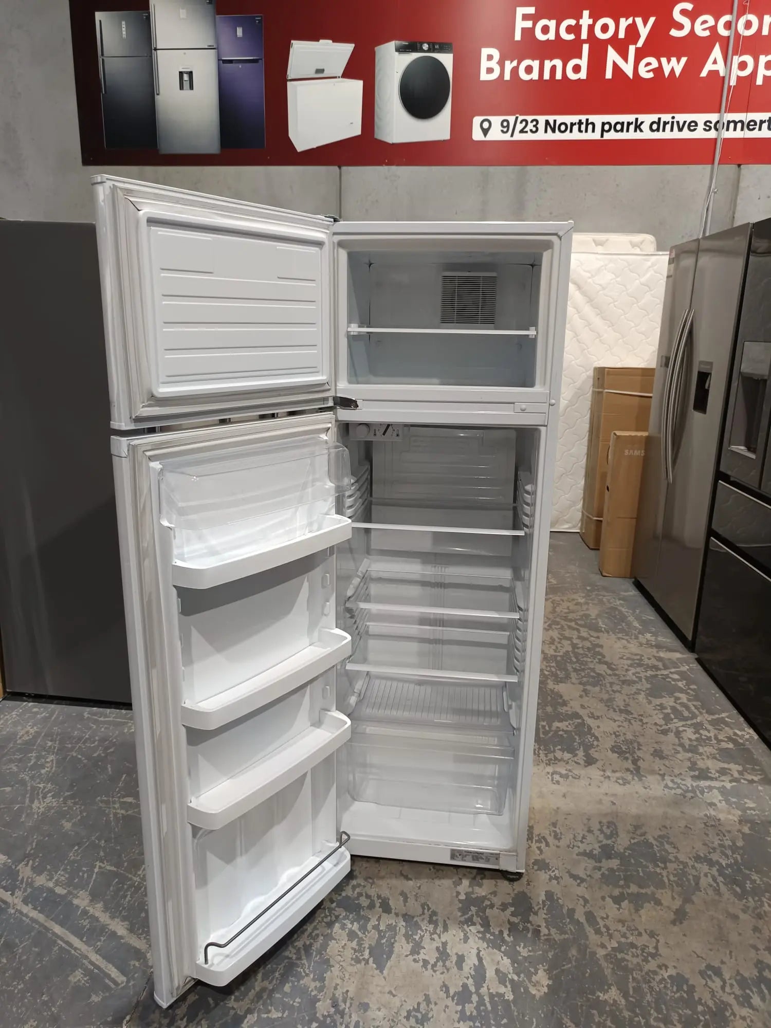 Fisher & Paykel E249TL 248L Refrigerator – Refurbished | MELBOURNE