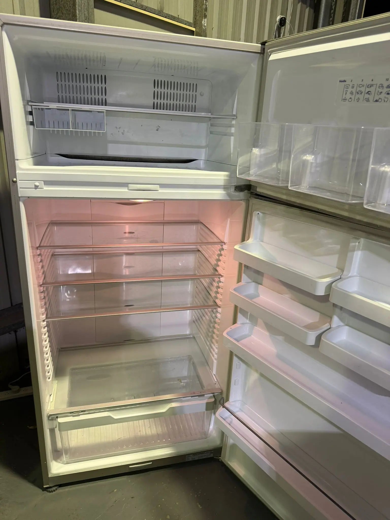 Fisher & Paykel E521T Refrigerator – Refurbished | Lucky white goods