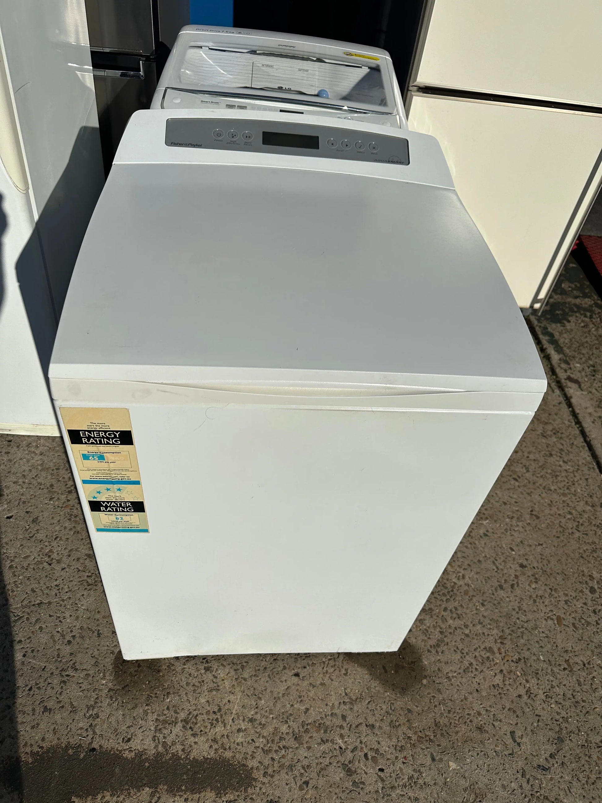 Fisher & paykel top loader | Lucky white goods