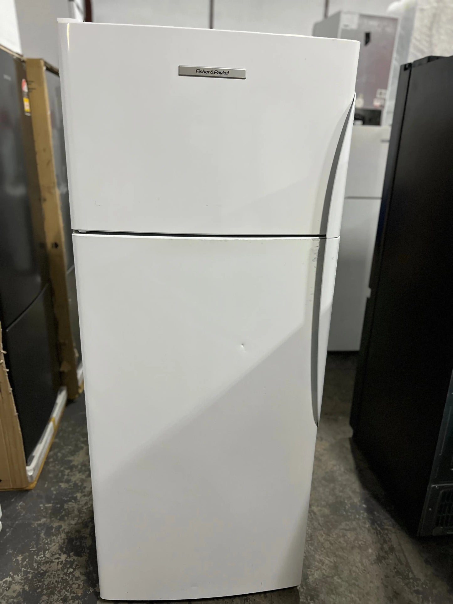 Fisher and paykel 417 litres fridge freezer | ADELAIDE