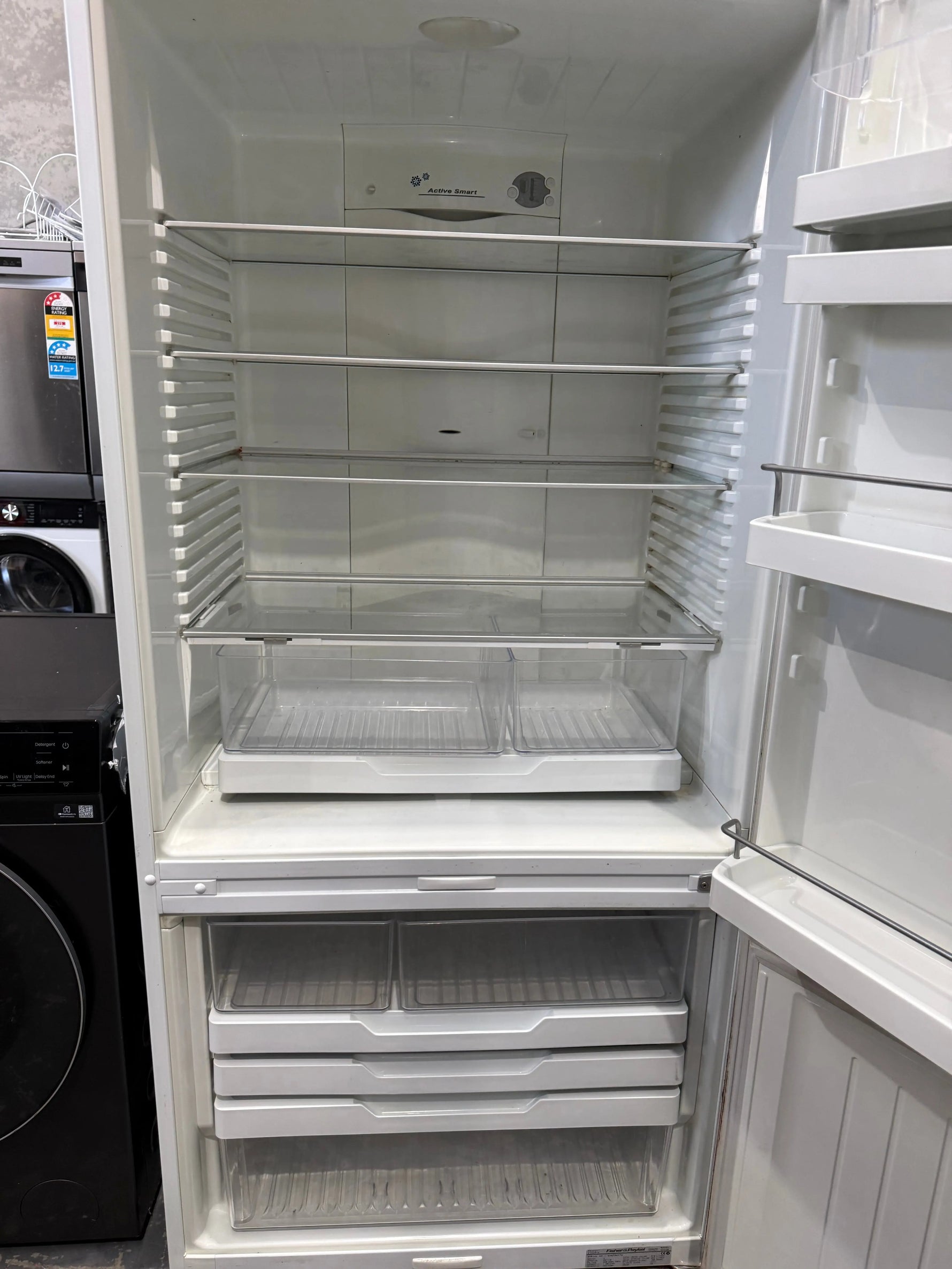 Fisher and paykel 519L fridge and 10kg top load washing mechine | MELBOURNE