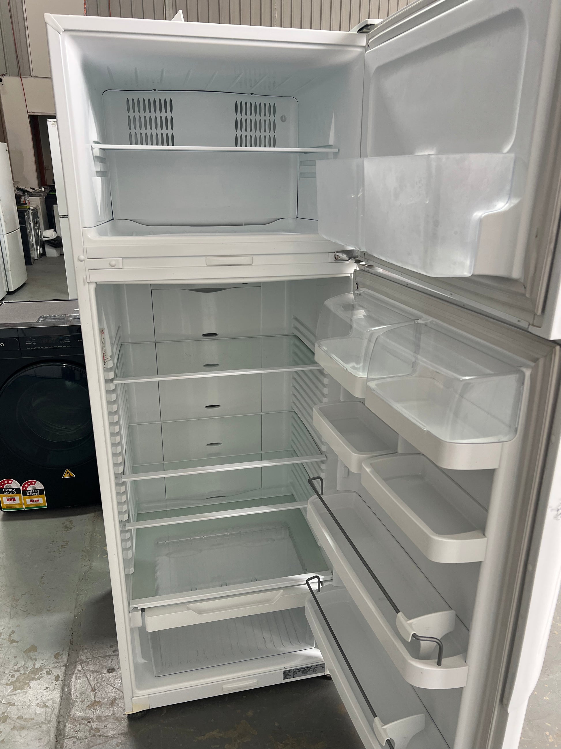 Fisher&Paykel 411 litres Fridge Freezer&Chiq 8 Kgs Washing Machine & 55” Ffalcon Tv | ADELAIDE