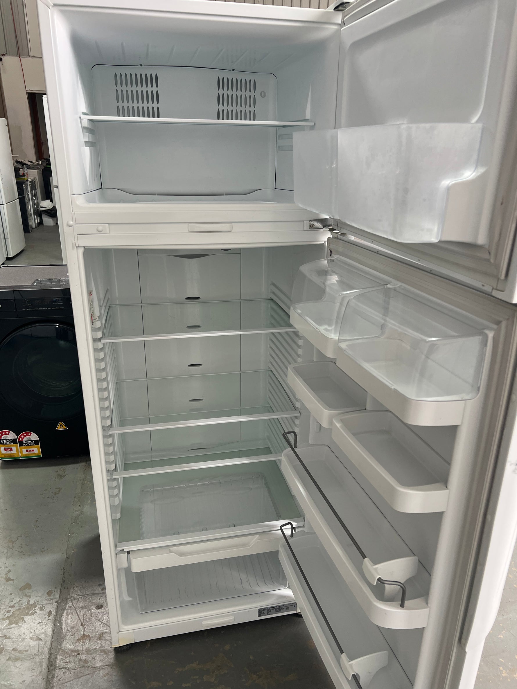 Fisher&Paykel 411 litres Fridge Freezer&Chiq 8 Kgs Washing Machine & 55” Ffalcon Tv | ADELAIDE