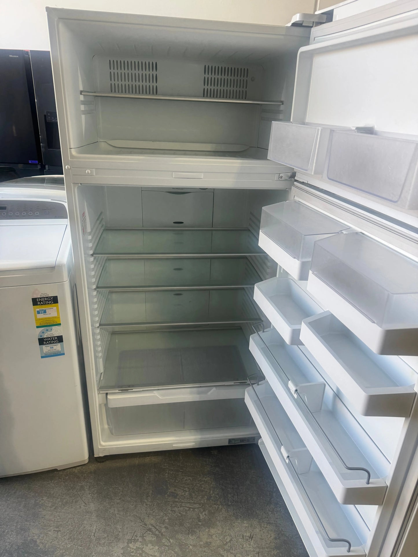 Fisher&Paykel 8kgs washing machine and Fisher&Paykel 517L fridge freezer | PERTH