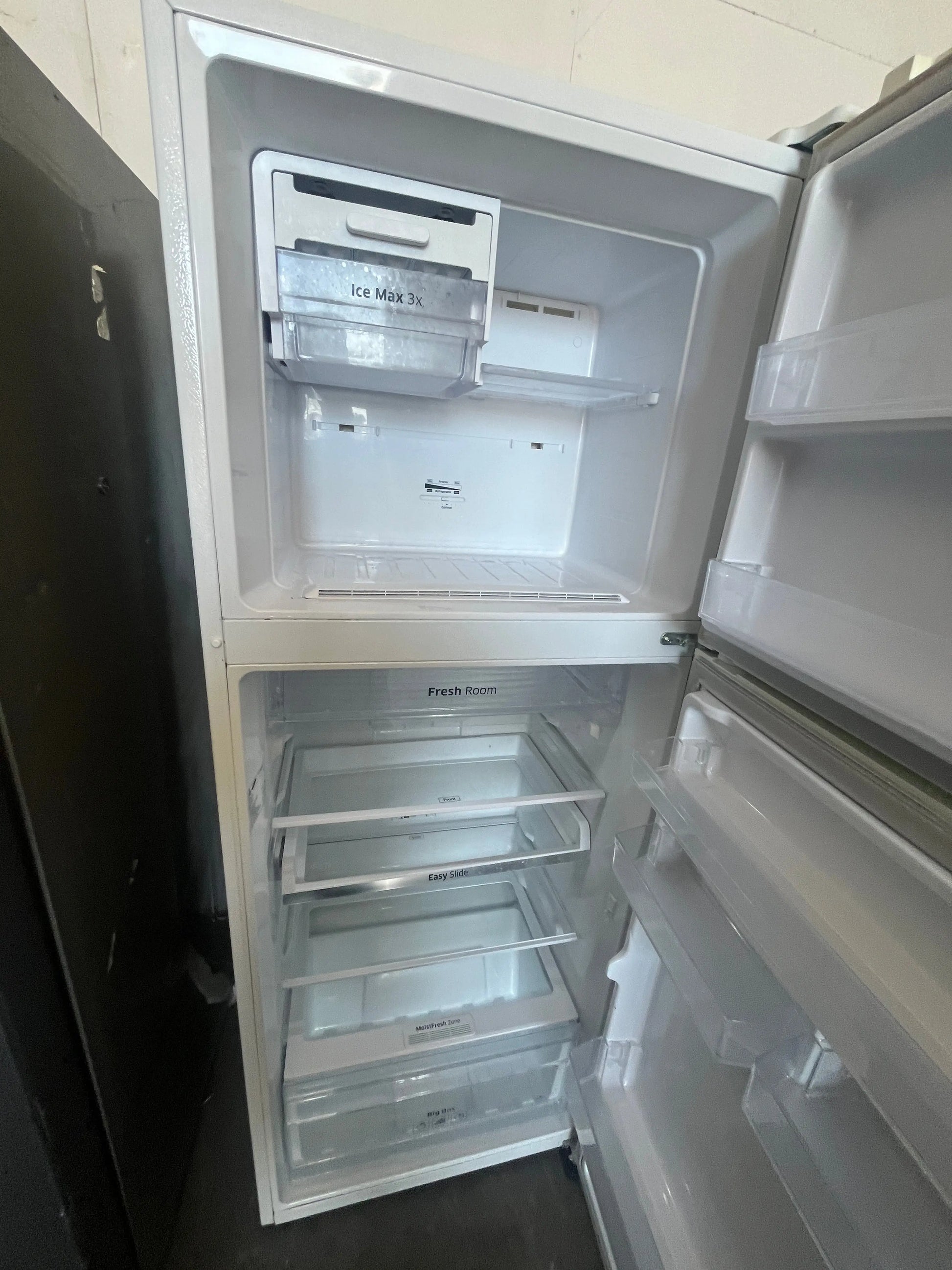 Refurbished Samsung 415L Refrigerator/Freezer Model SR414MW | ADELAIDE