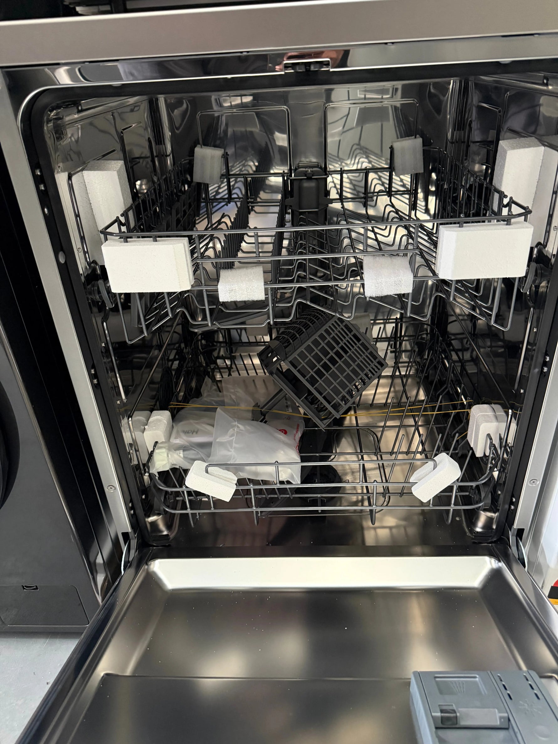 Haier 13 Place Setting Dishwasher – Factory Seconds | HDW13FOPS1 | MELBOURNE