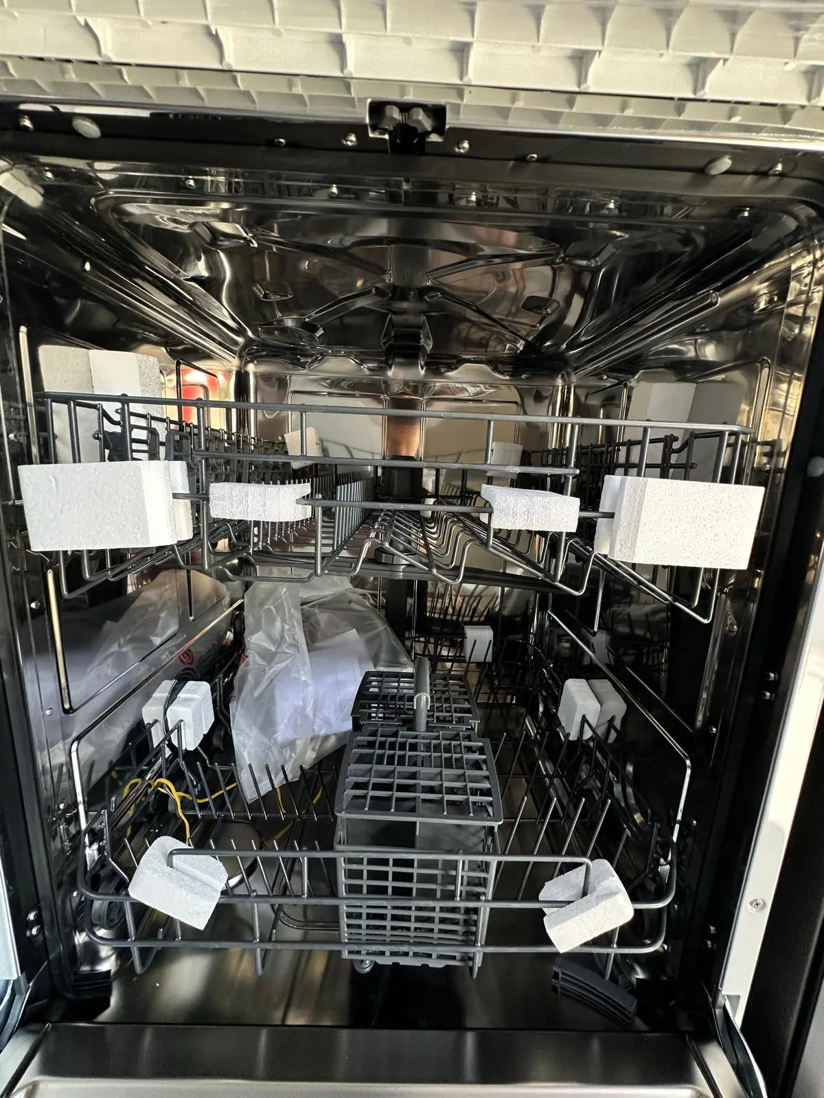 Haier 13 Place Settings Dishwasher – Factory Seconds | ADELAIDE