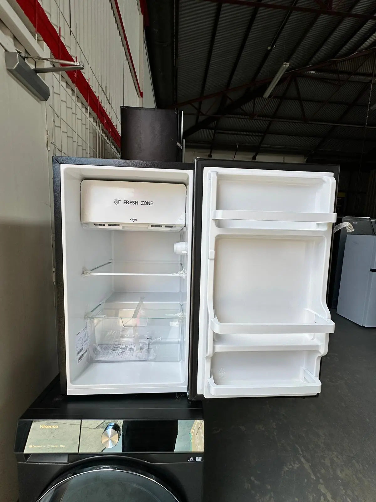 Hisense 125L Bar Fridge (Factory Seconds) | ADELAIDE