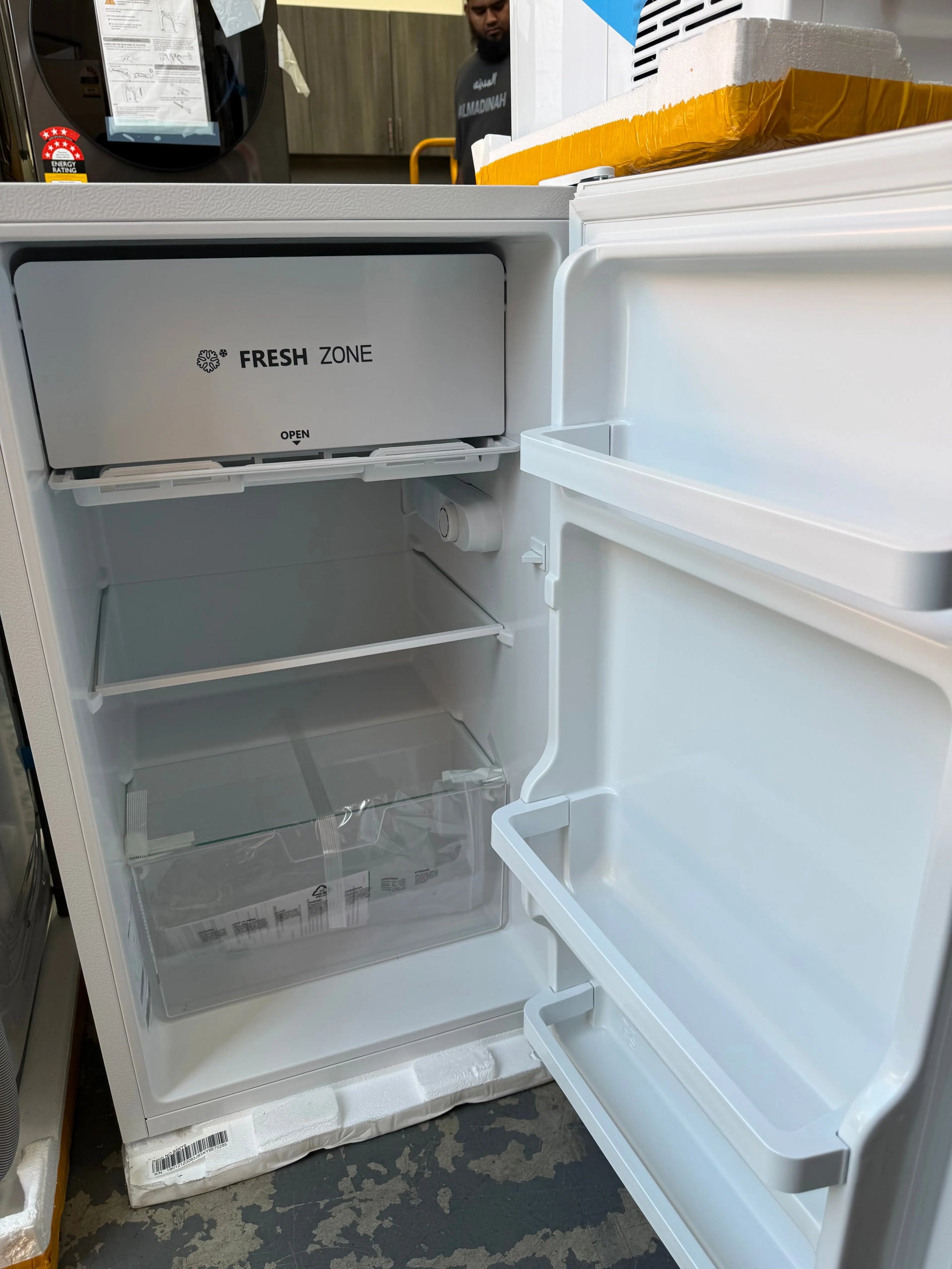 Hisense 126 L Top Freezer Fridge – Factory Seconds | HRBF126 | MELBOURNE