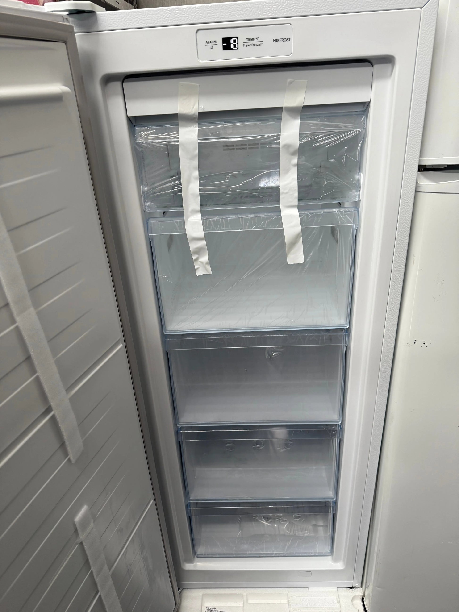 Hisense 155L Upright Freezer – Factory Seconds | HRVF155 | MELBOURNE