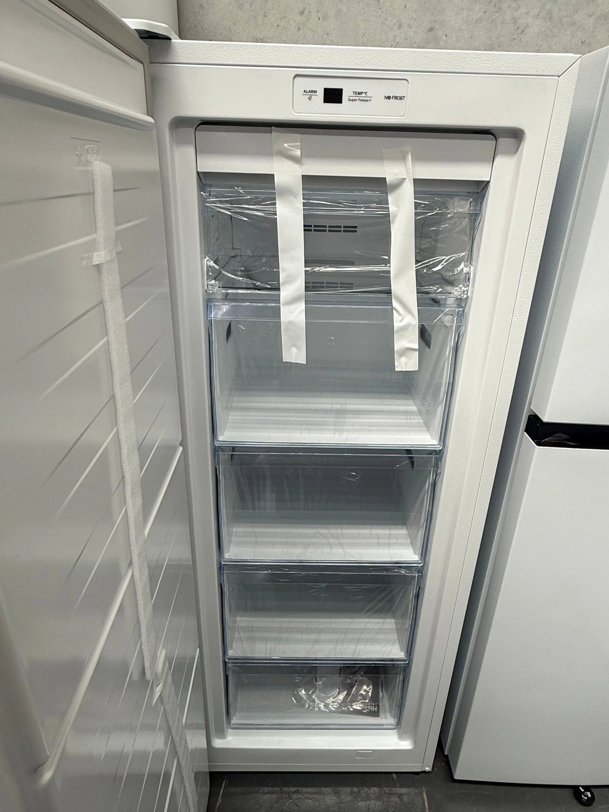 Hisense 155L Upright Freezer – Factory Seconds | HRVF155 | MELBOURNE