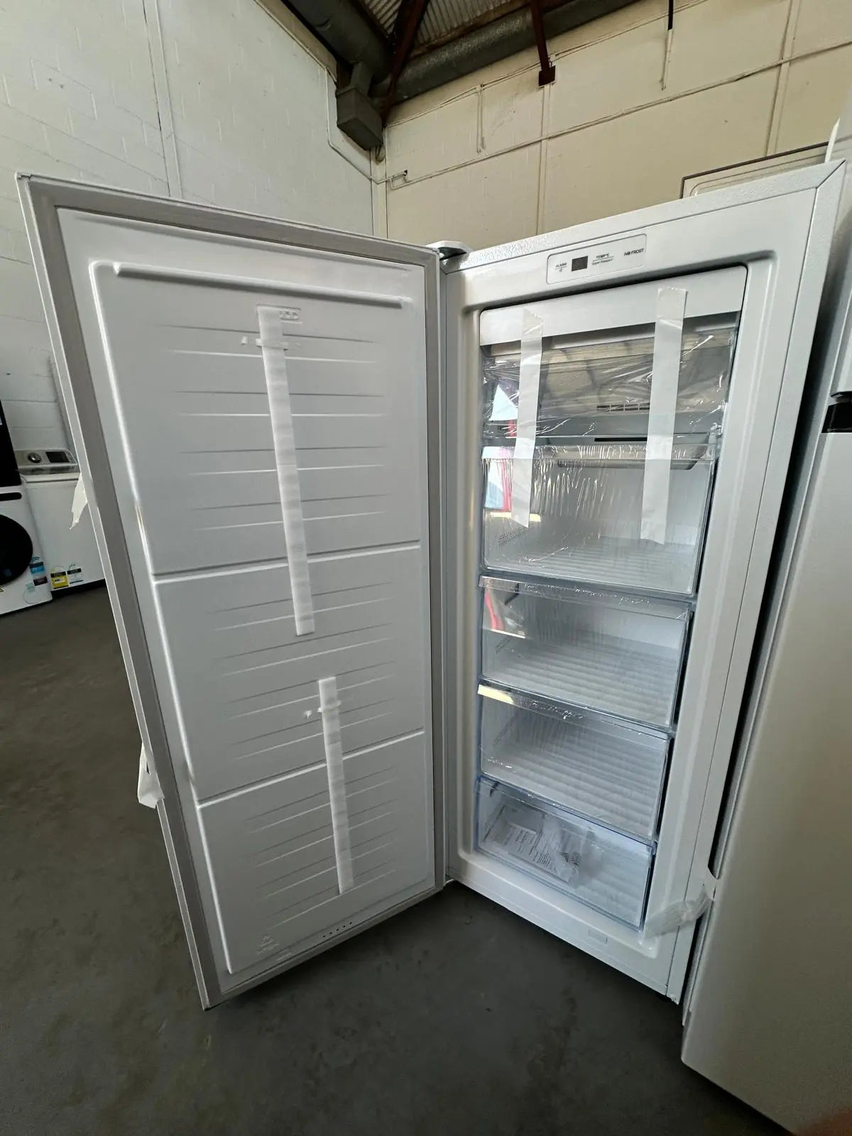 Hisense 155L Vertical Freezer – Factory Seconds | ADELAIDE