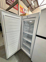 Hisense 155L Vertical Freezer – Near New | ADELAIDE
