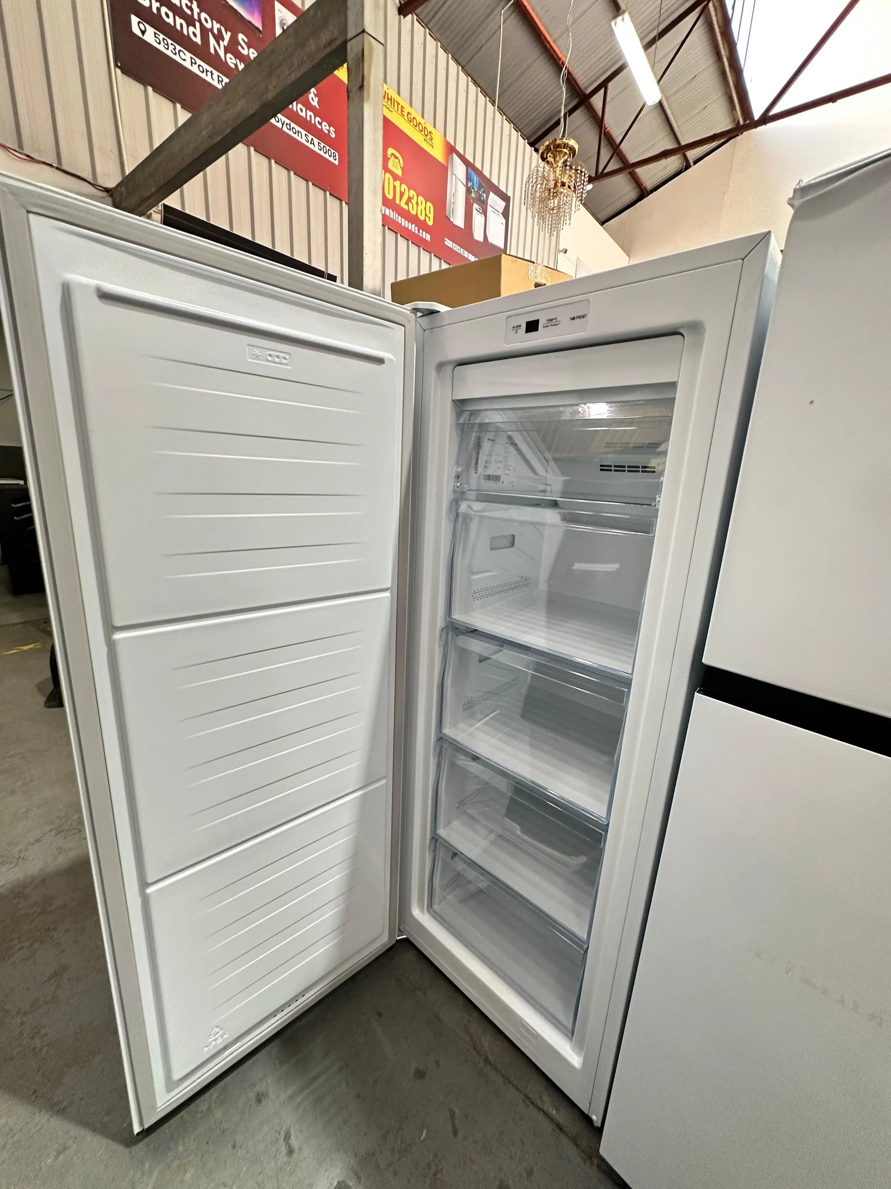 Hisense 155L Vertical Freezer – Near New | ADELAIDE