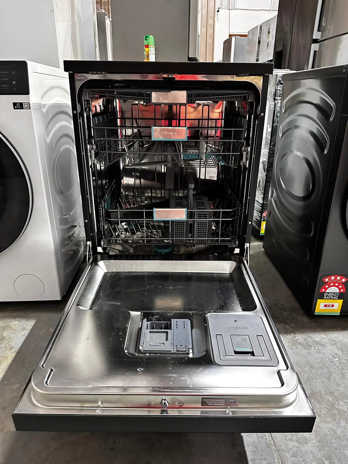 Hisense 16 Place Settings Dishwasher – Refurbished | ADELAIDE