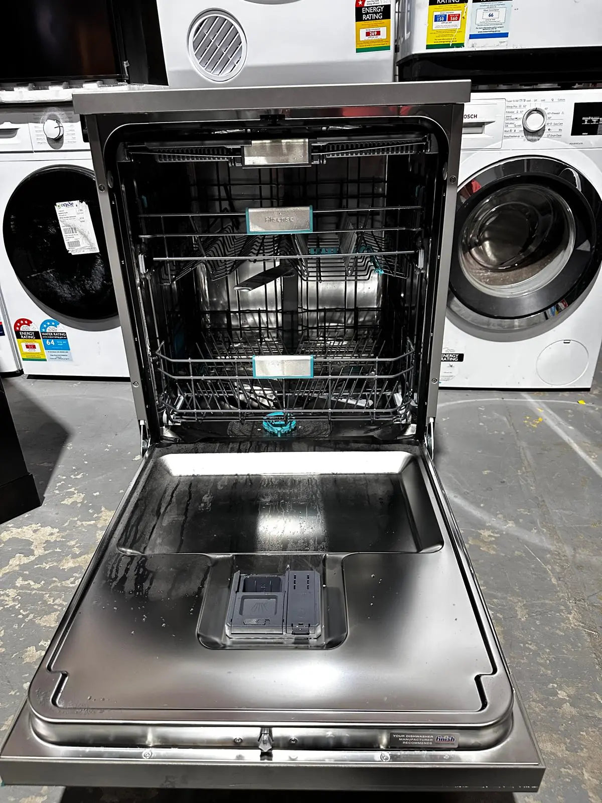 Hisense 16 Place Settings Dishwasher – Refurbished | ADELAIDE