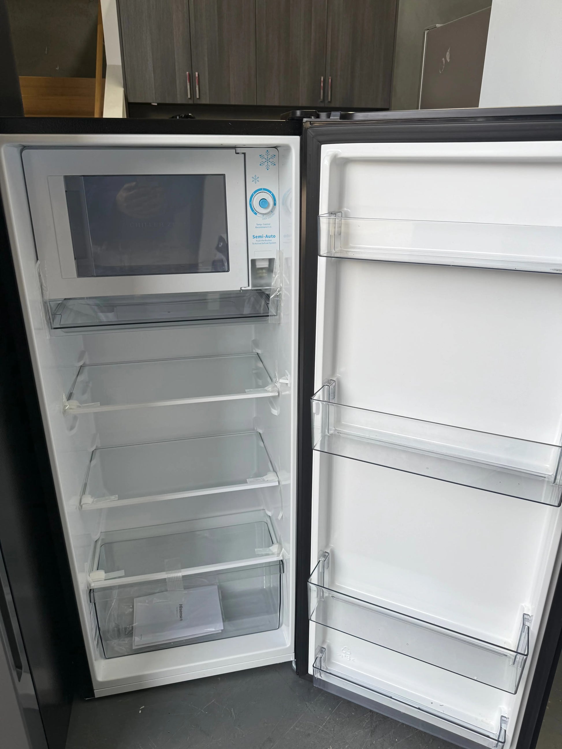 Hisense 179L Bar Fridge – Factory Seconds | HRBF179B | MELBOURNE