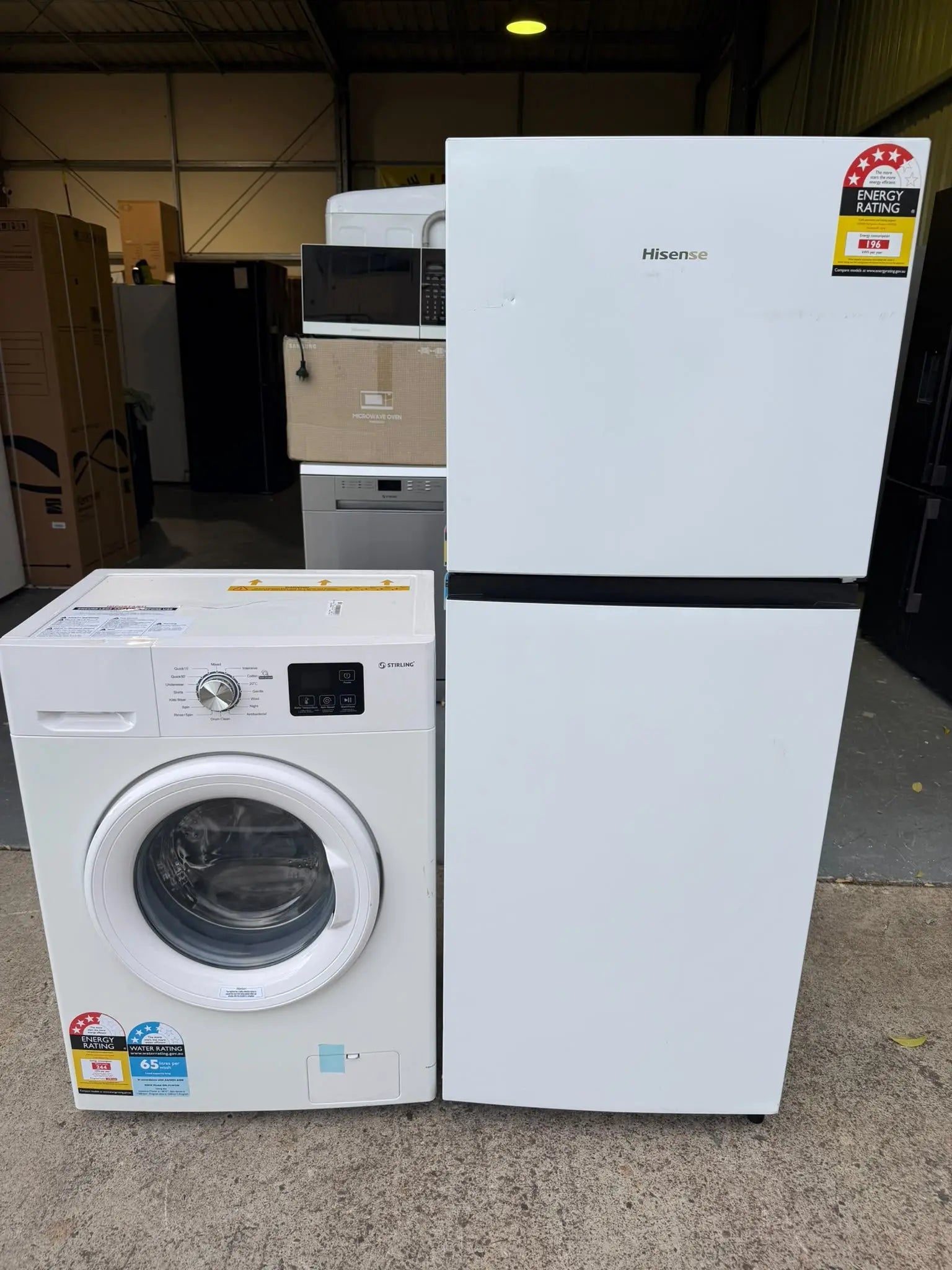 Hisense 205L Fridge Freezer + Stirling 6kg Washing Machine Combo – Factory Second | BRISBANE