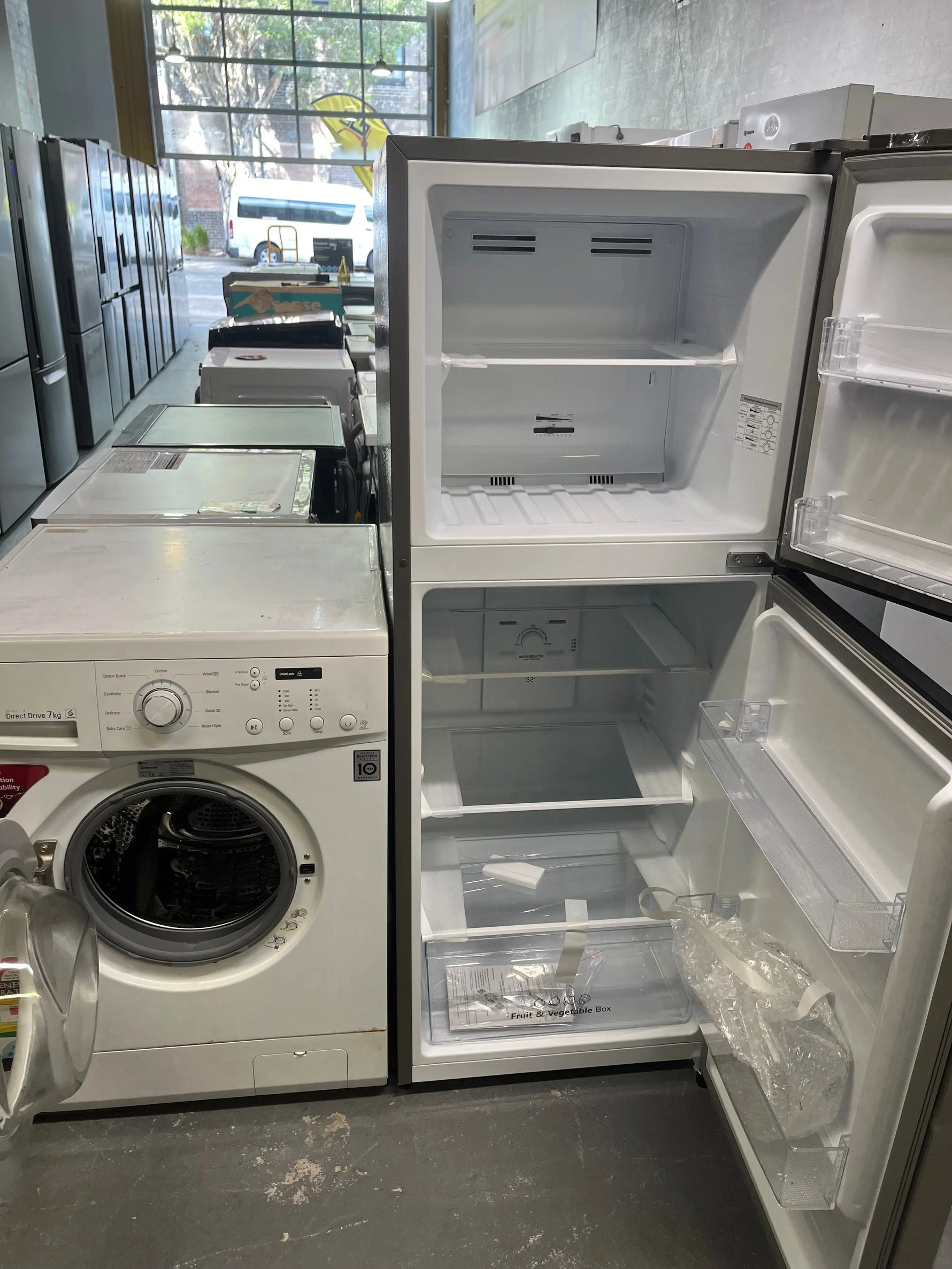 Hisense 205L Fridge freezer and Lg 7 kgs washing machine | ALEXANDRIA