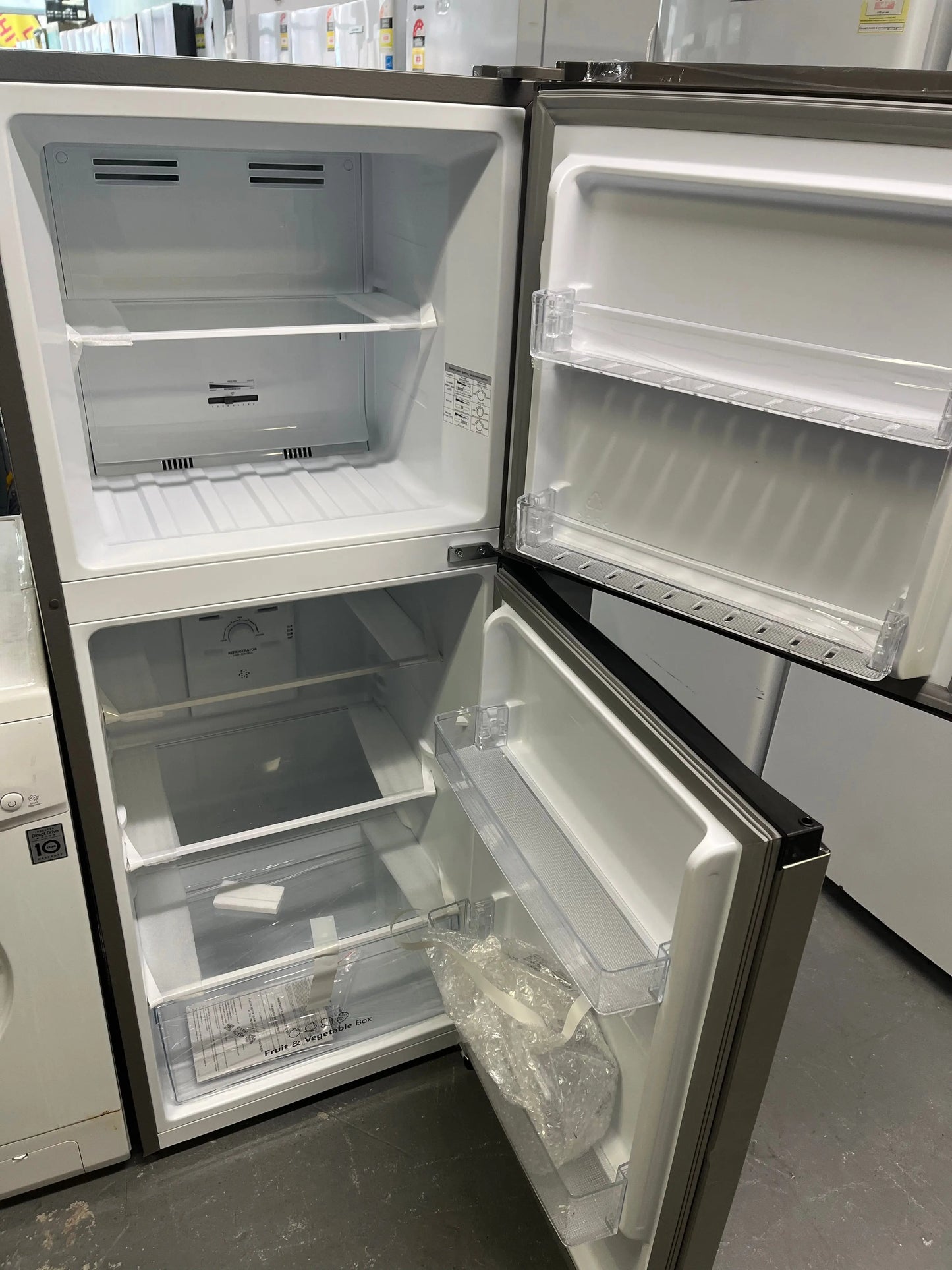 Hisense 205L Fridge freezer and Lg 7 kgs washing machine | ALEXANDRIA