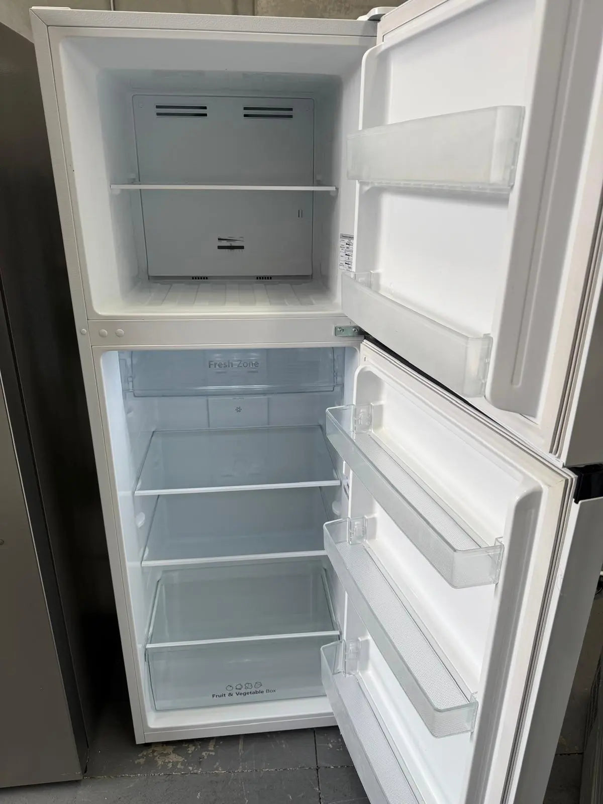 Hisense 205L Top Mount Fridge Freezer HRTF206 – Factory Seconds