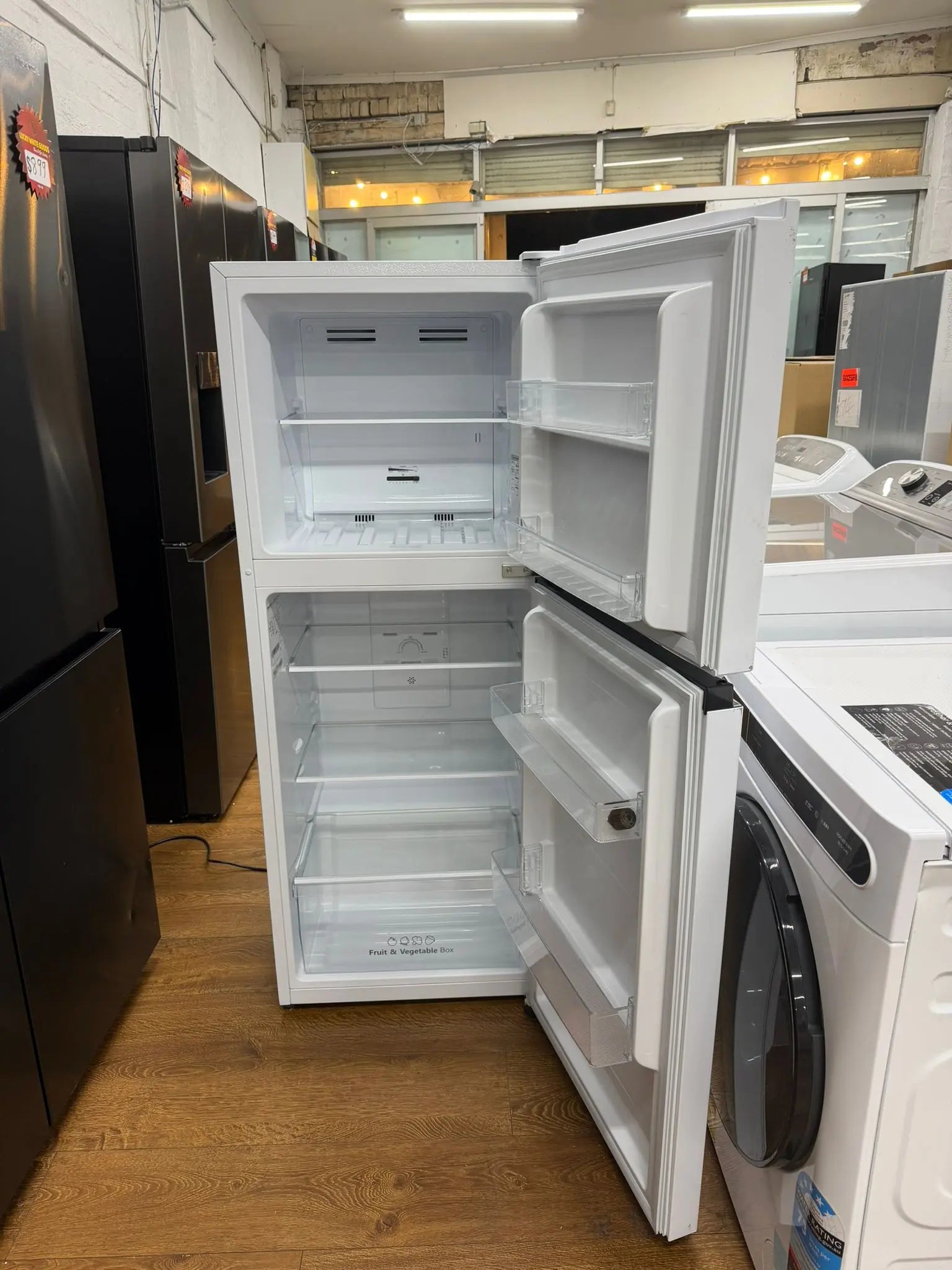 Hisense 205L Top Mount Fridge Freezer – HRTF206 White (Refurbished) | RESERVOIR