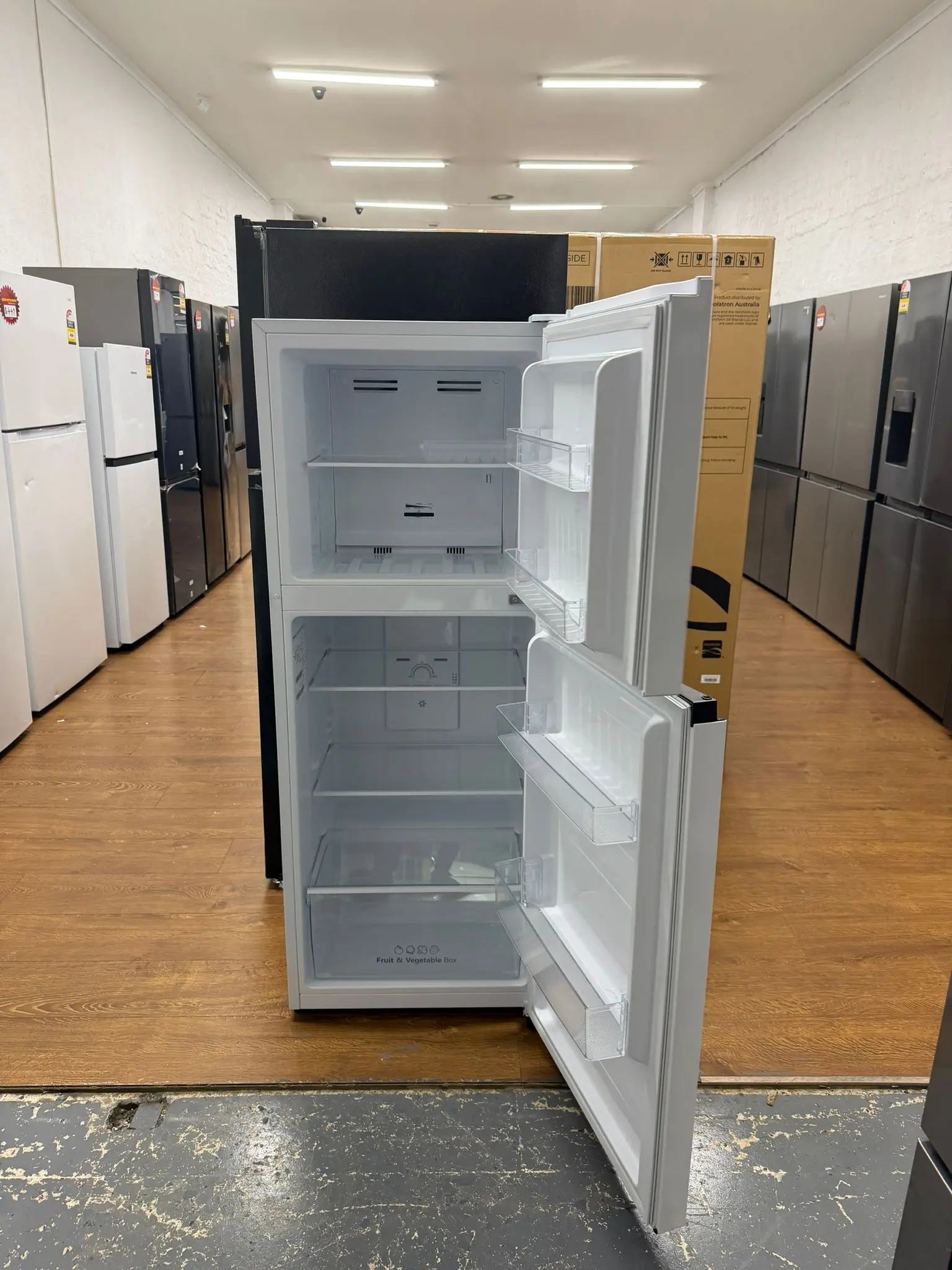 Hisense 205L Top Mount Fridge Freezer (Factory Seconds) – HRTF206S | RESERVOIR