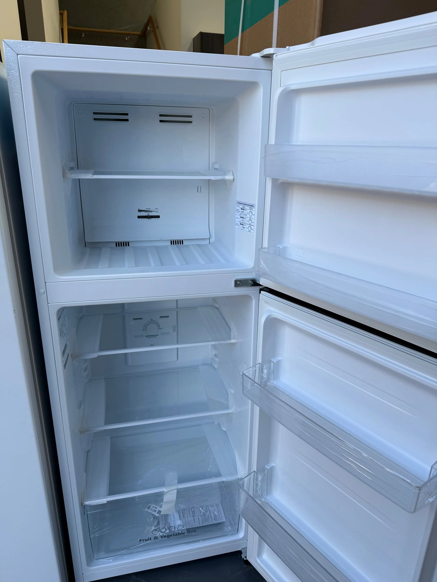 Hisense 206 L Top-Mount Fridge + 8.5 kg Front Load Washer – Factory Seconds | MELBOURNE