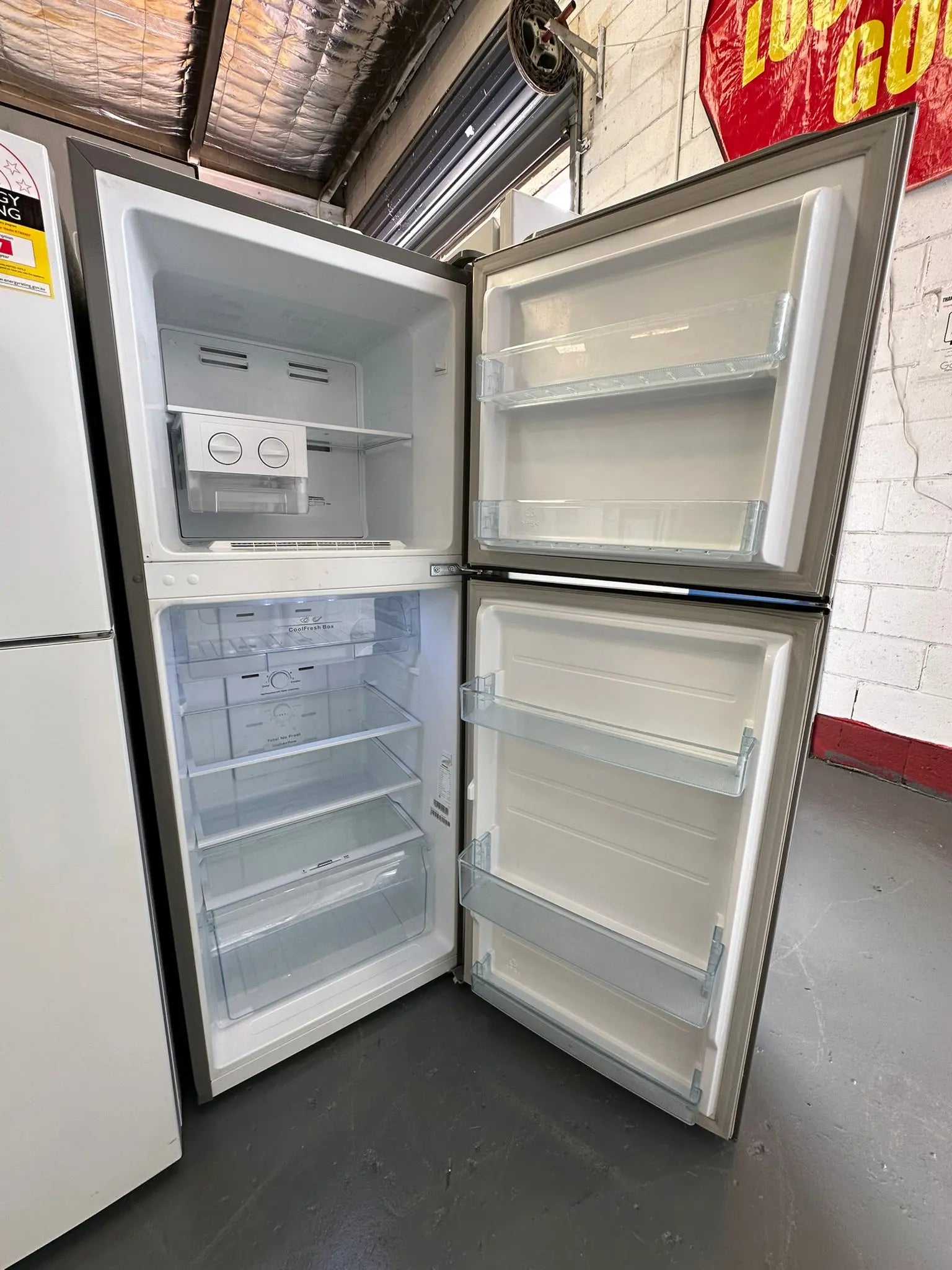 Hisense 230L Frost-Free Refrigerator - Refurbished | SYDNEY