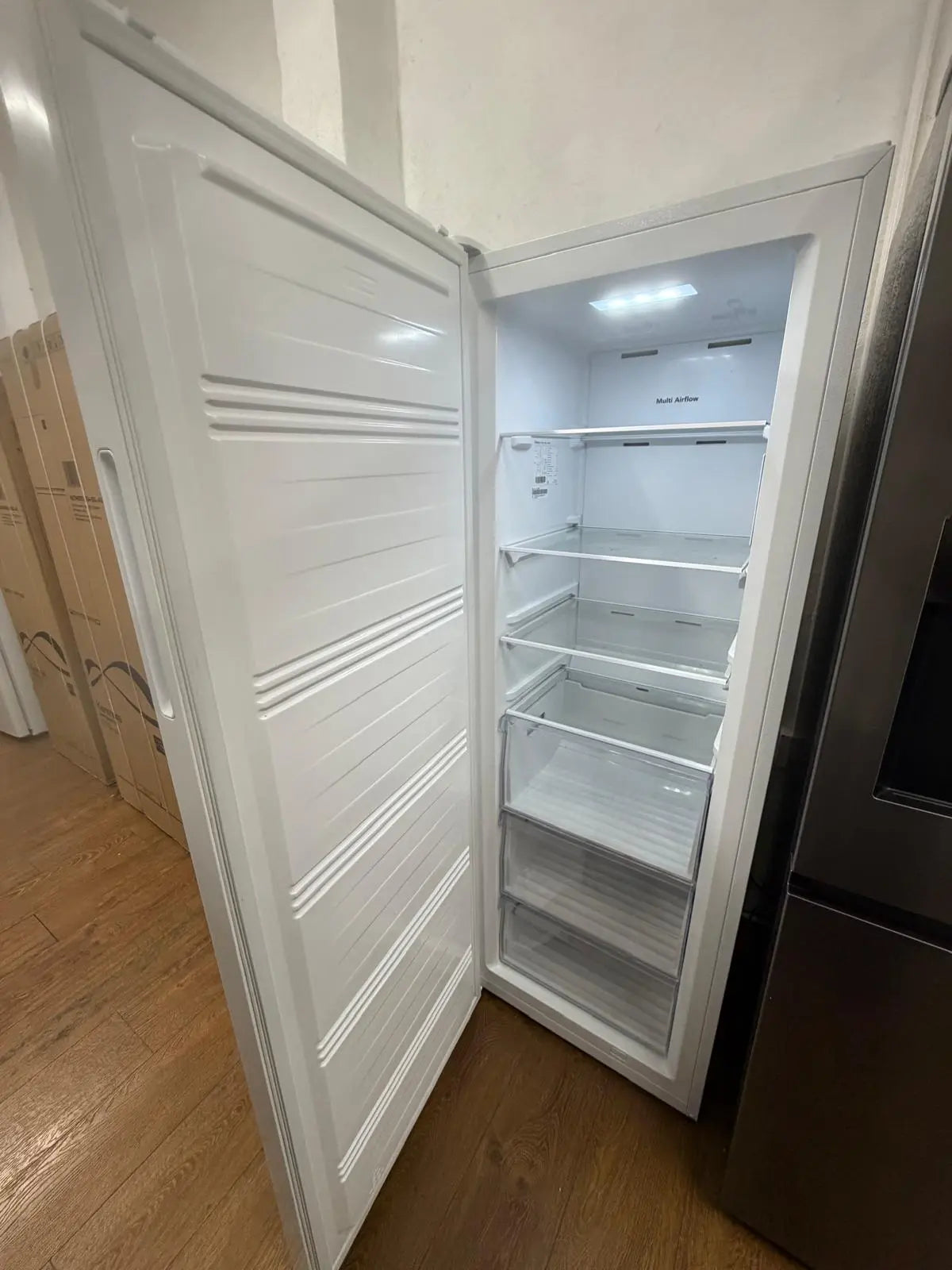 Hisense 240L Upright Freezer – Refurbished | RESERVOIR