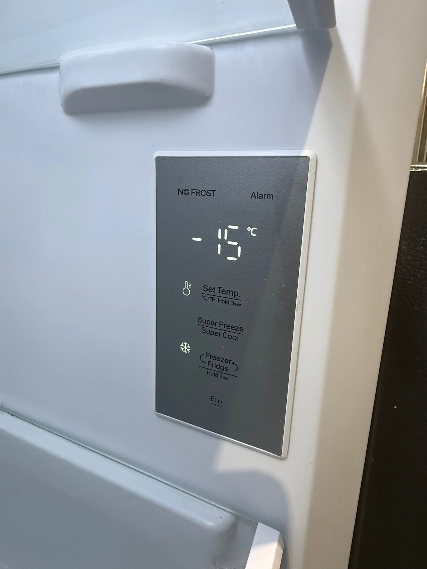 Hisense 240L Upright Freezer – refurbished | HRVF240 | MELBOURNE